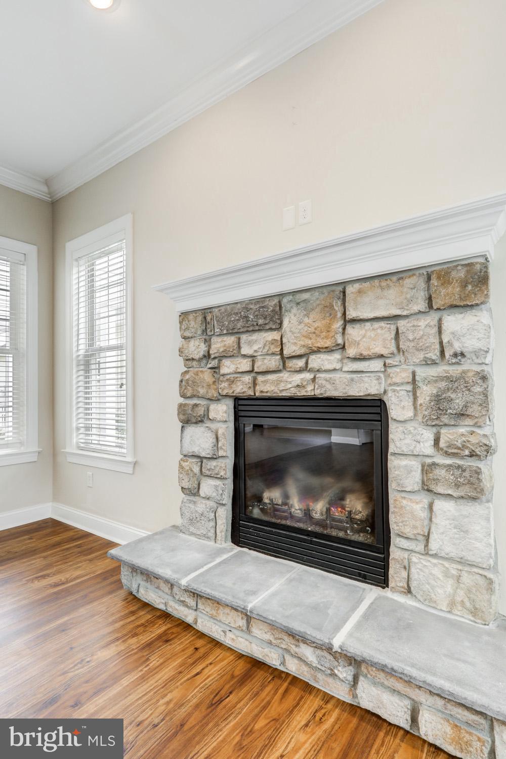 HOME TOWNE SQUARE - Residential