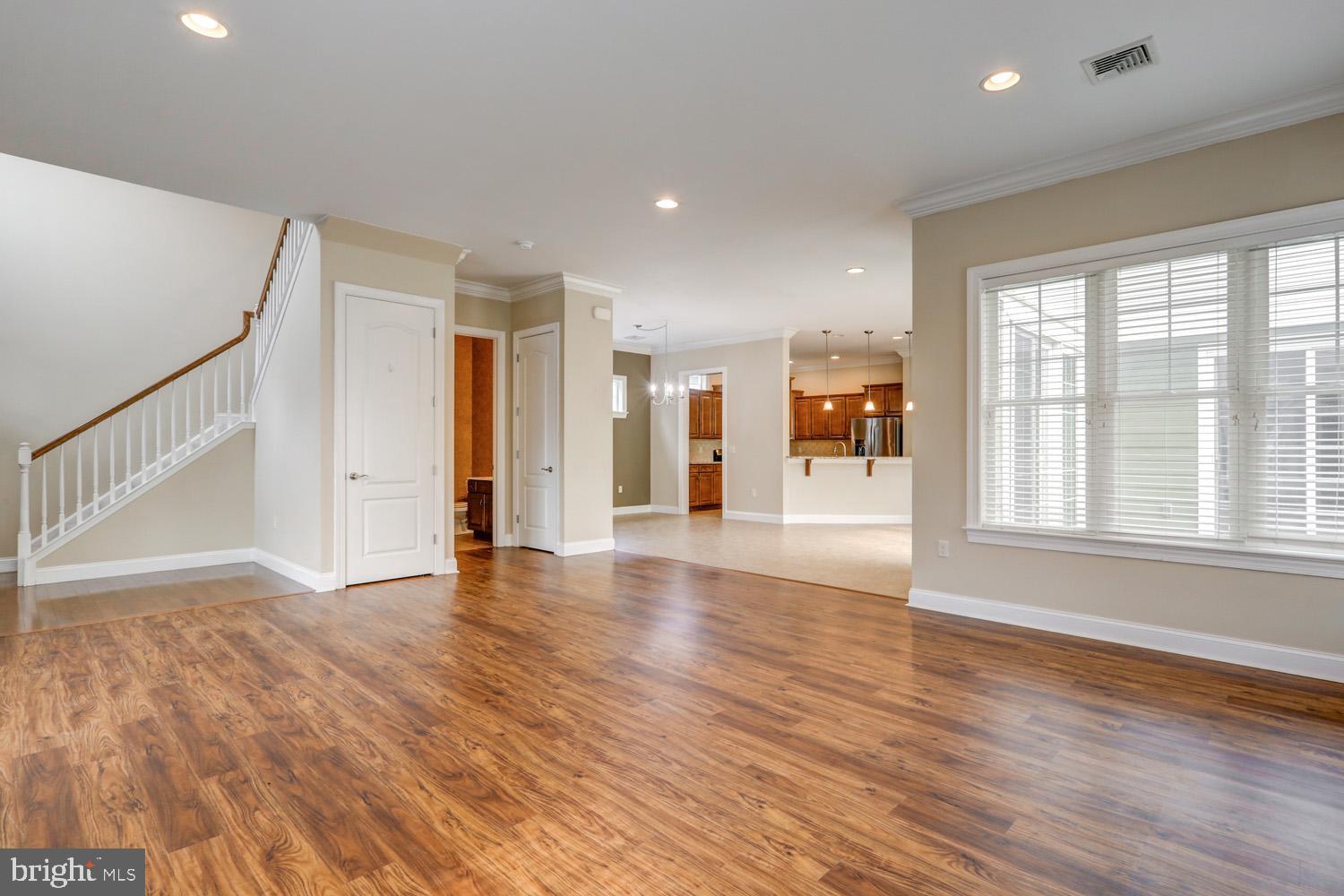 HOME TOWNE SQUARE - Residential