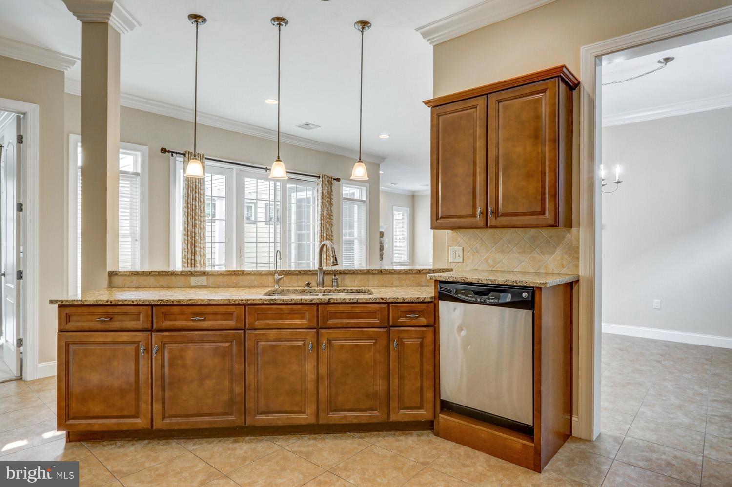 HOME TOWNE SQUARE - Residential
