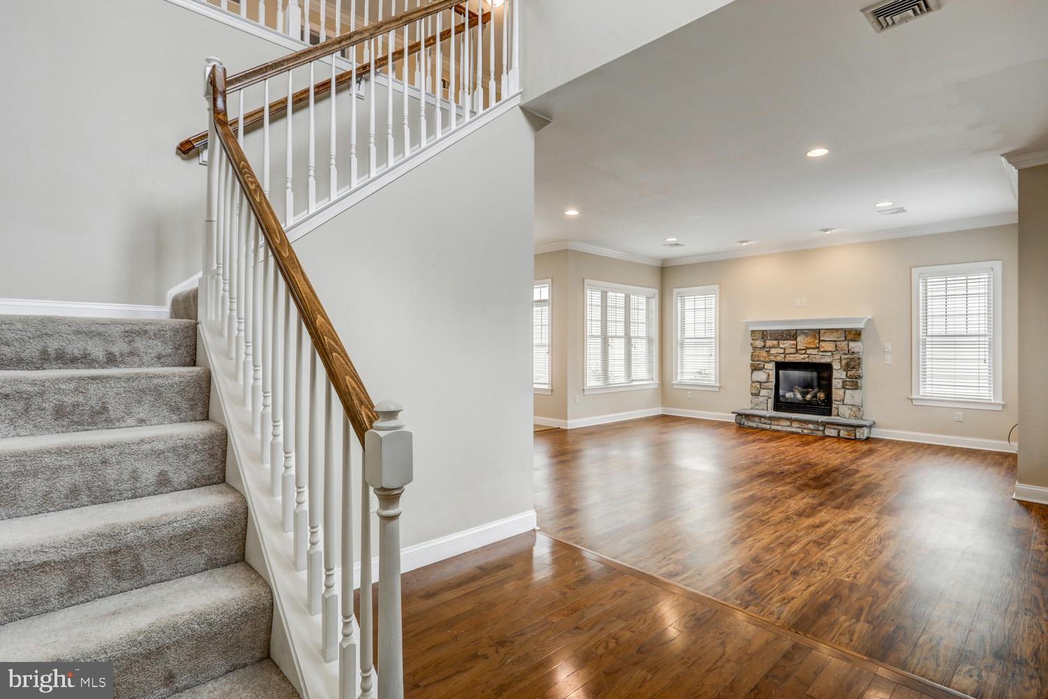 HOME TOWNE SQUARE - Residential