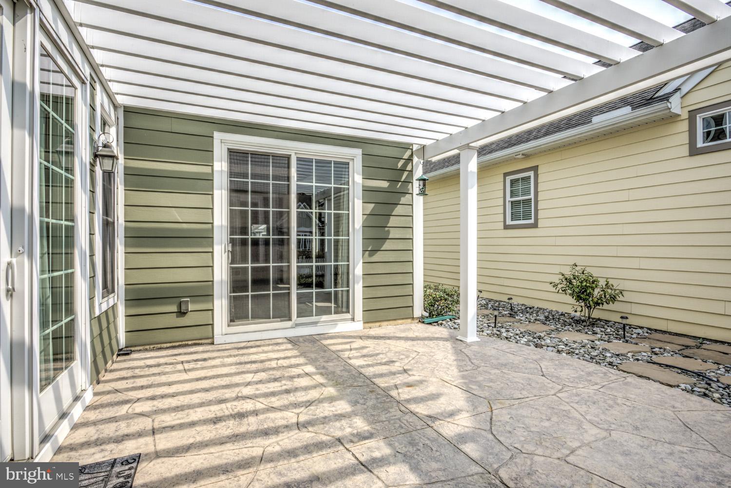 HOME TOWNE SQUARE - Residential