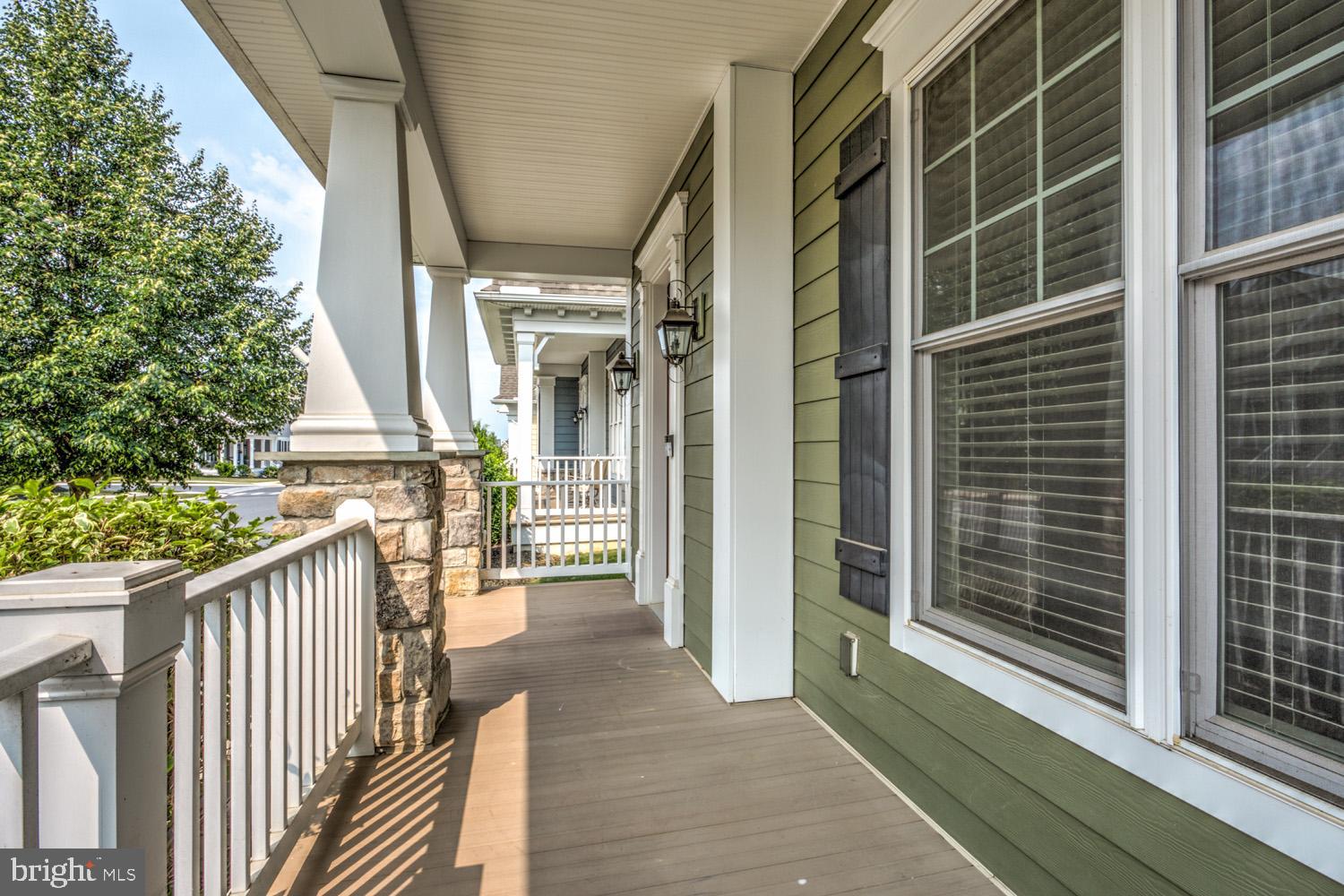 HOME TOWNE SQUARE - Residential
