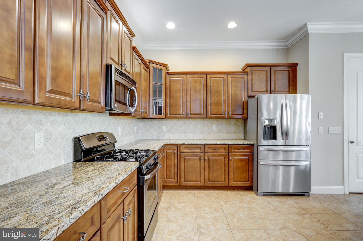 HOME TOWNE SQUARE - Residential