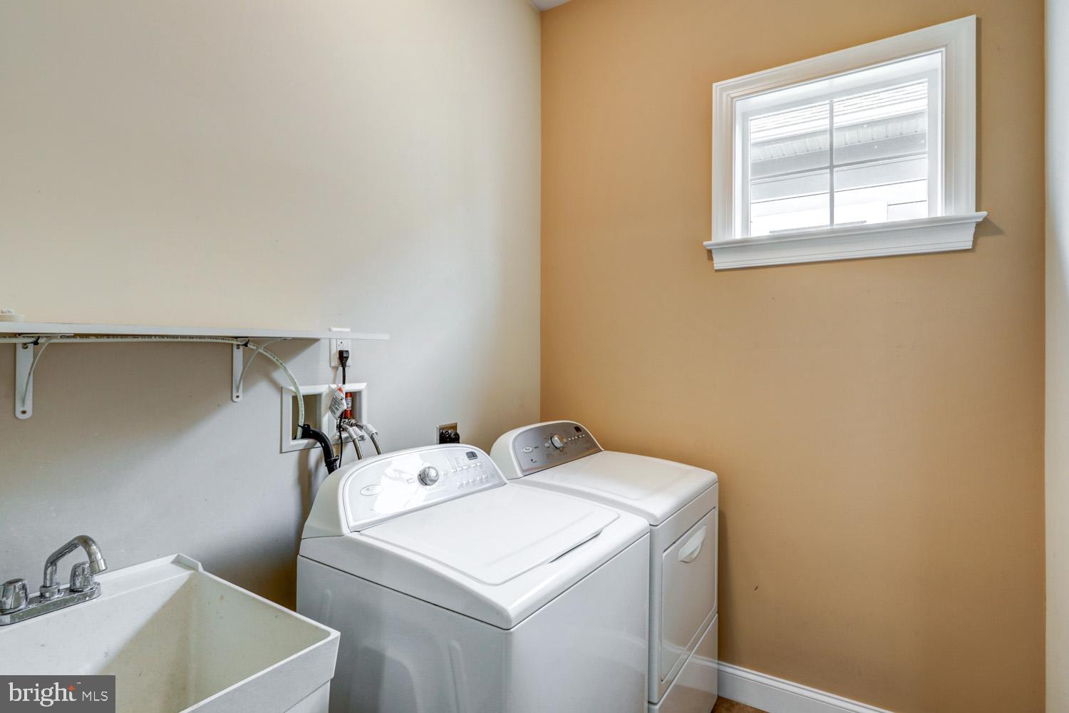 HOME TOWNE SQUARE - Residential