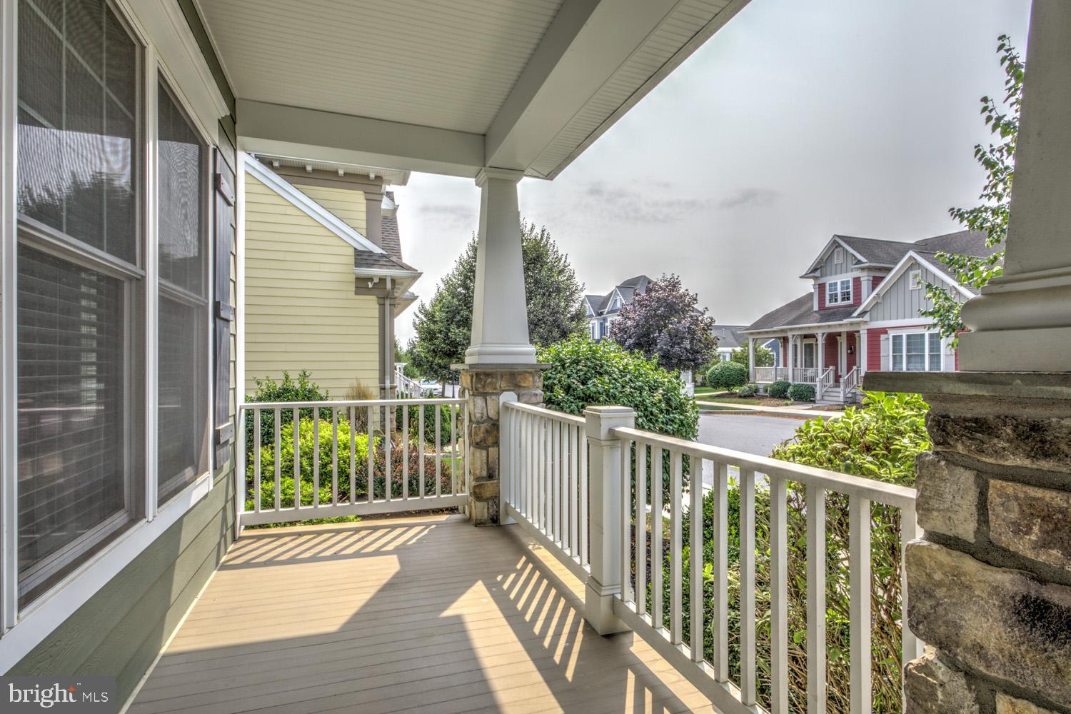 HOME TOWNE SQUARE - Residential