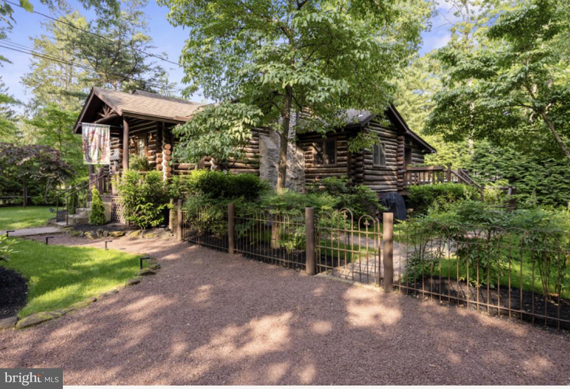 MEDFORD LAKES - Residential