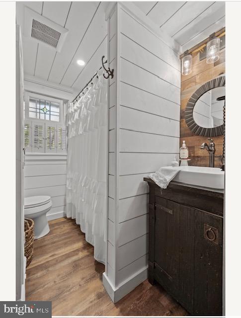 MEDFORD LAKES - Residential