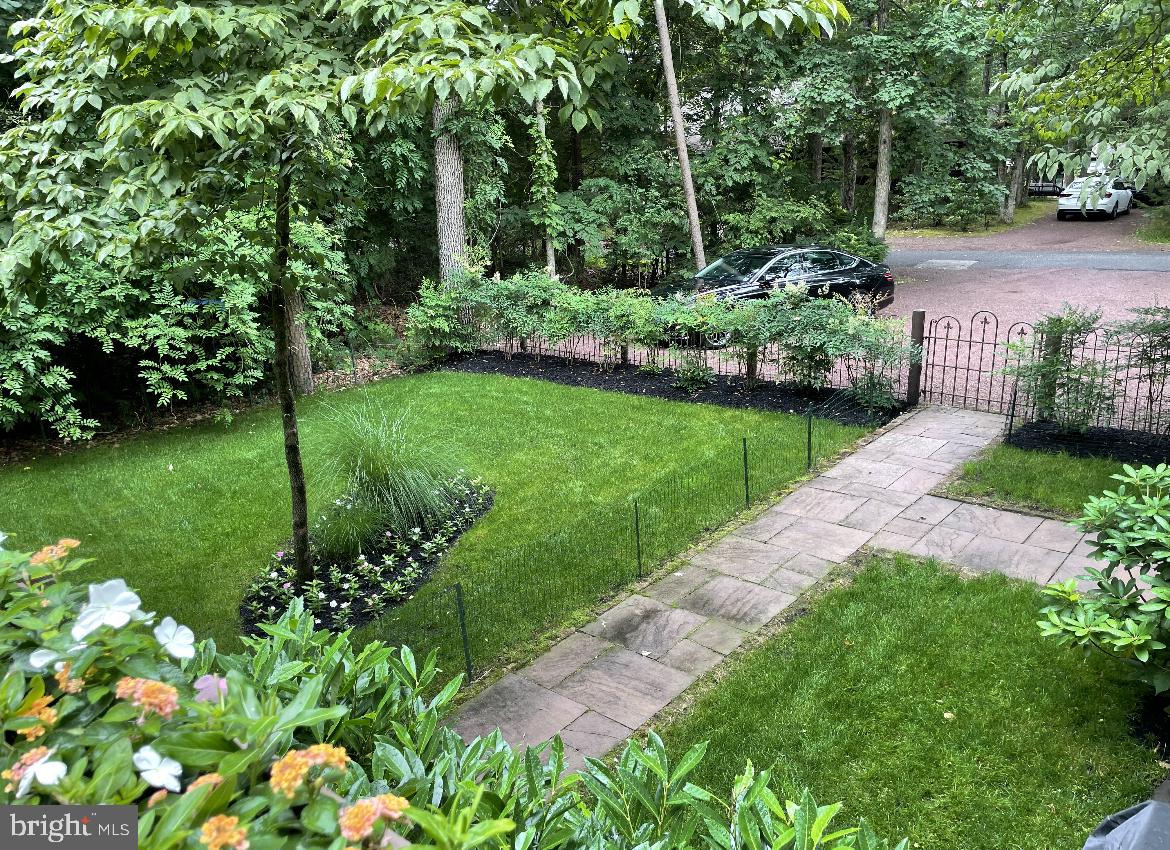 MEDFORD LAKES - Residential