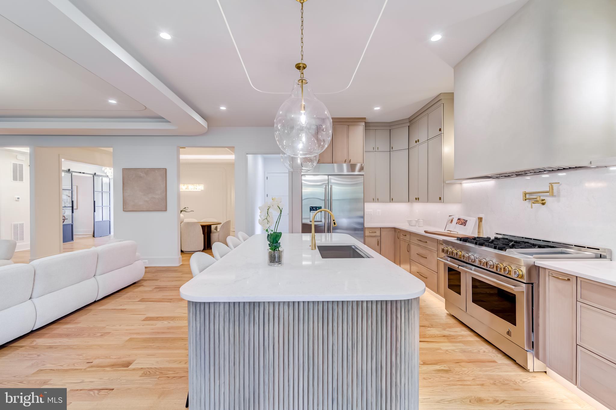 VIENNA WOODS - Residential