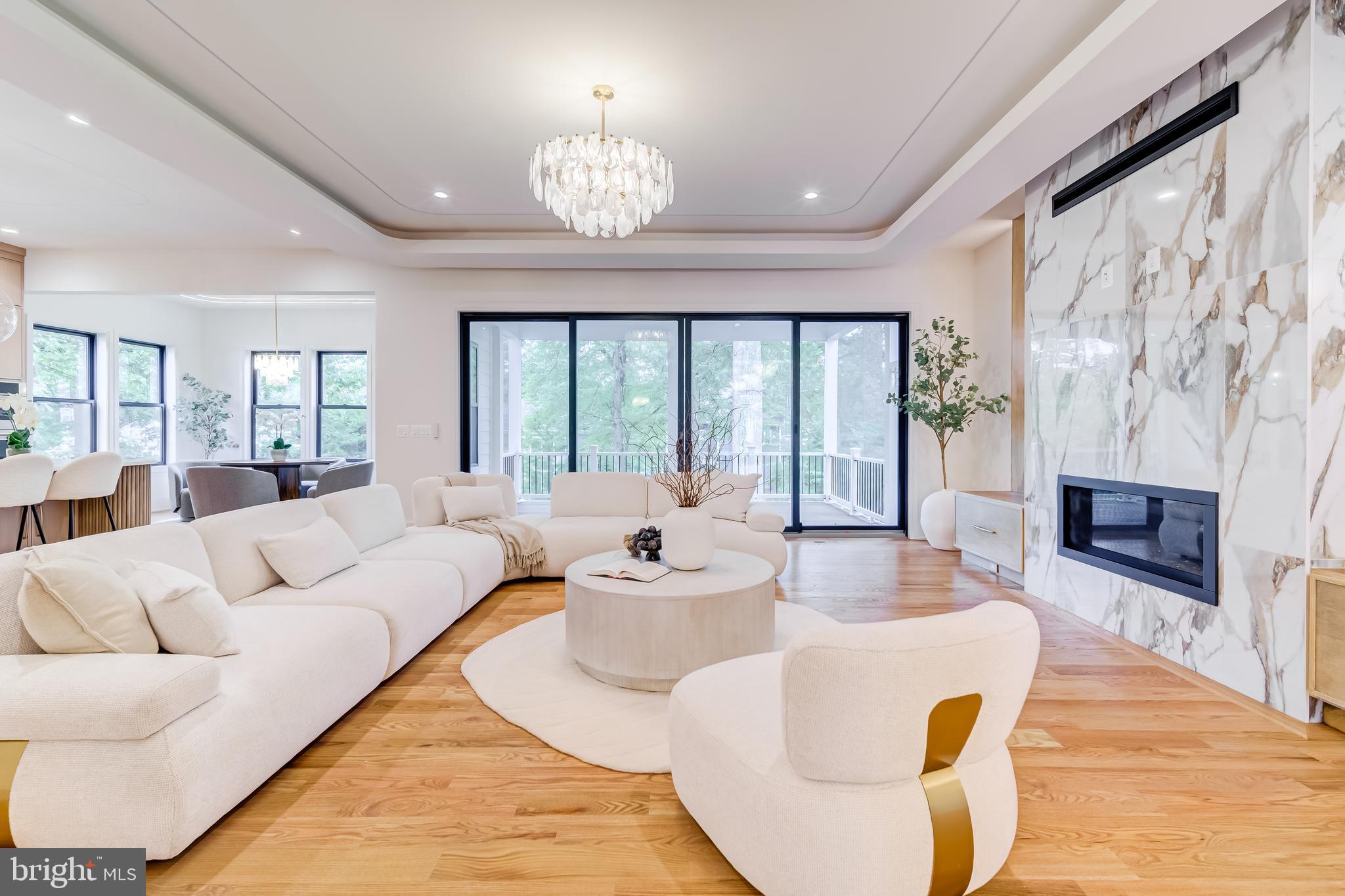 VIENNA WOODS - Residential