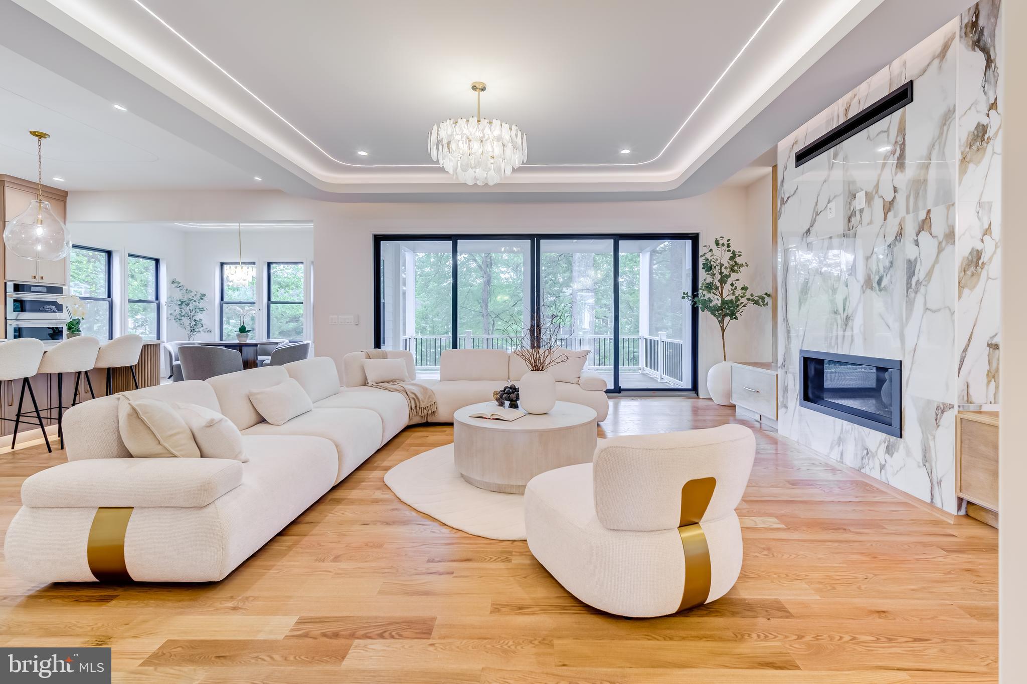 VIENNA WOODS - Residential