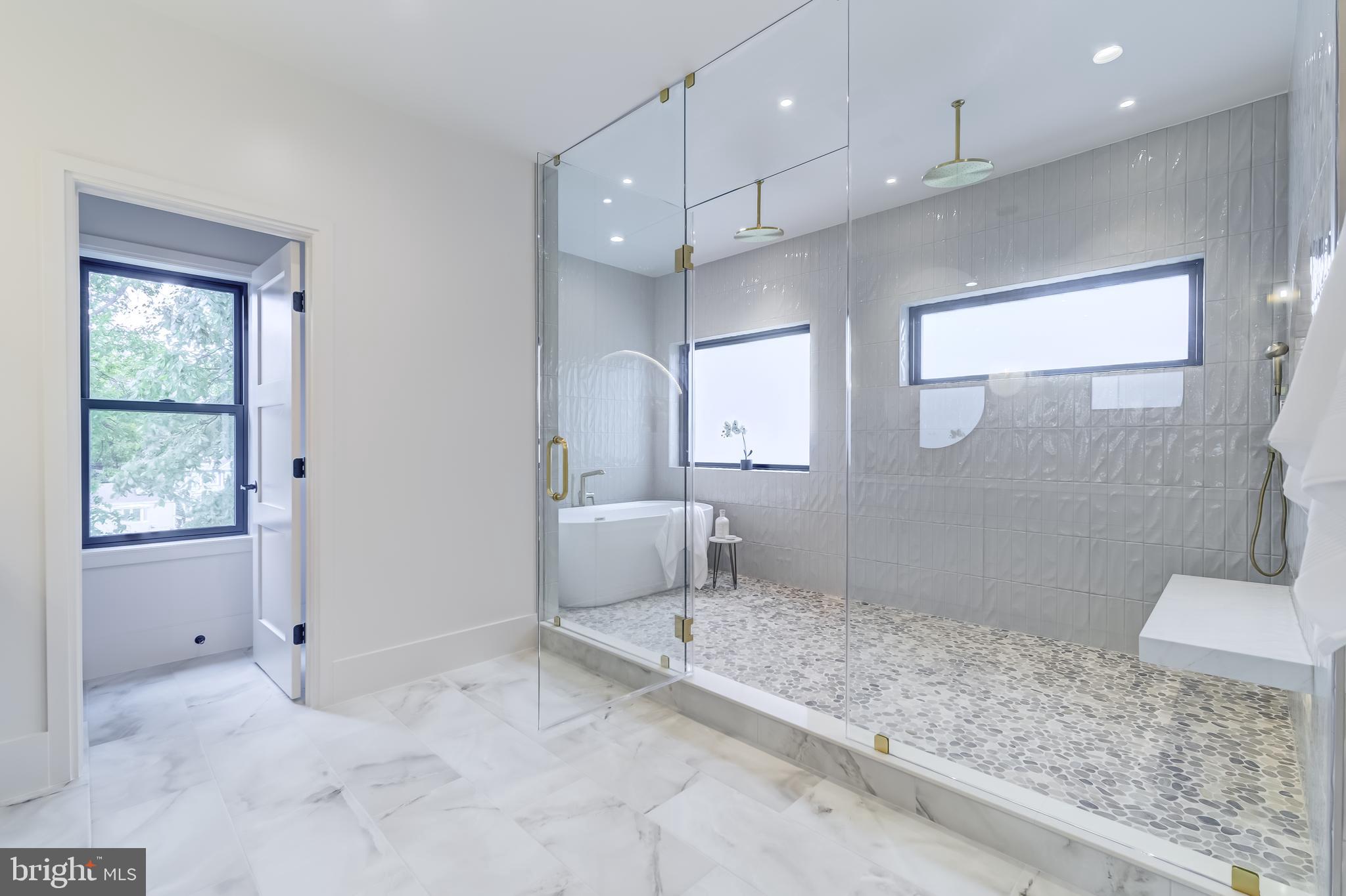 VIENNA WOODS - Residential