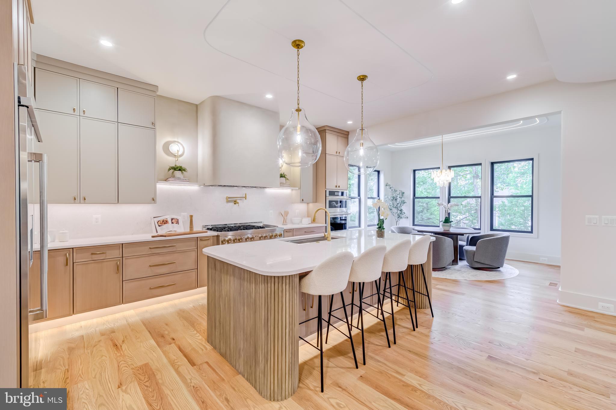 VIENNA WOODS - Residential