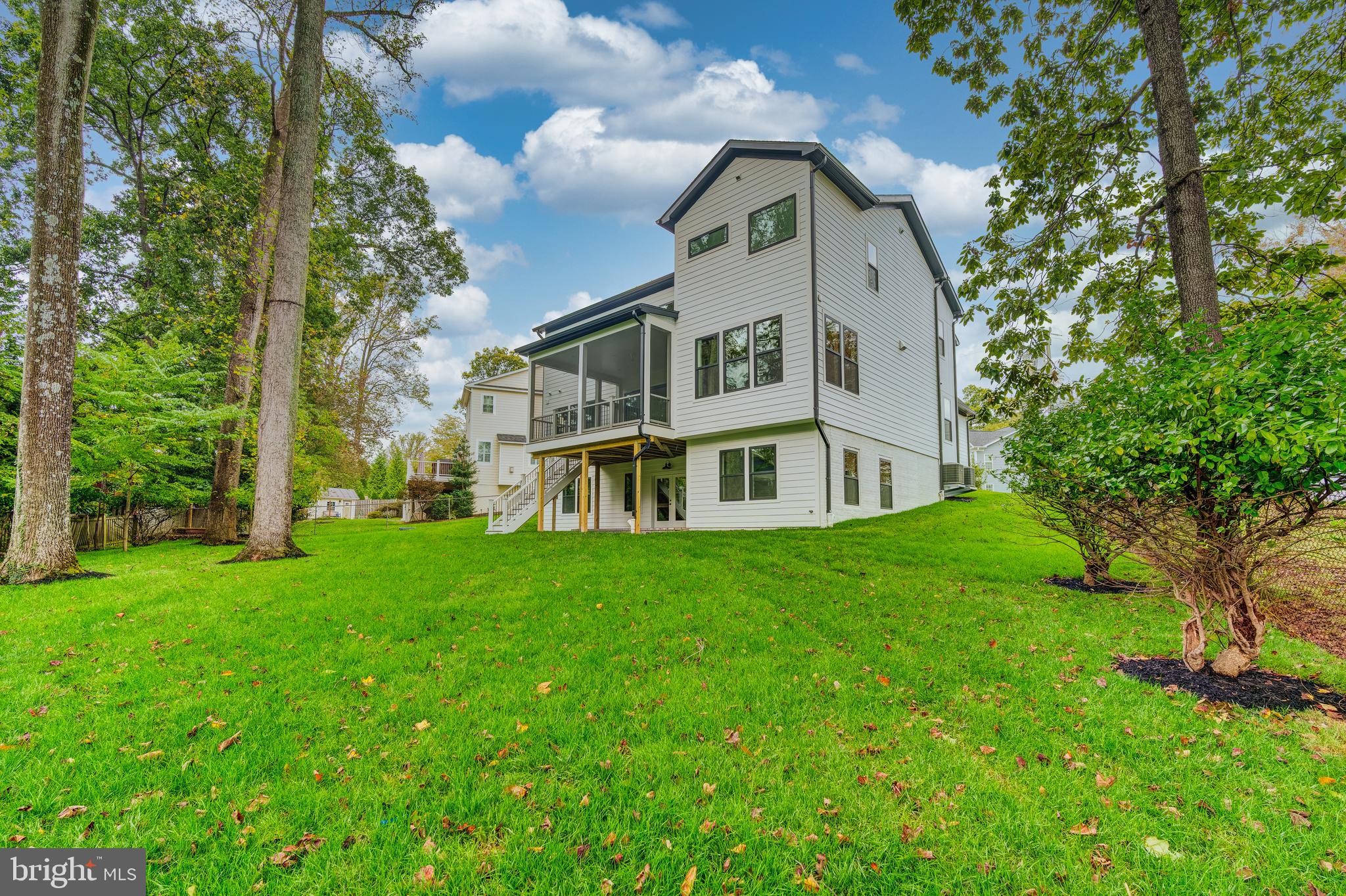 VIENNA WOODS - Residential