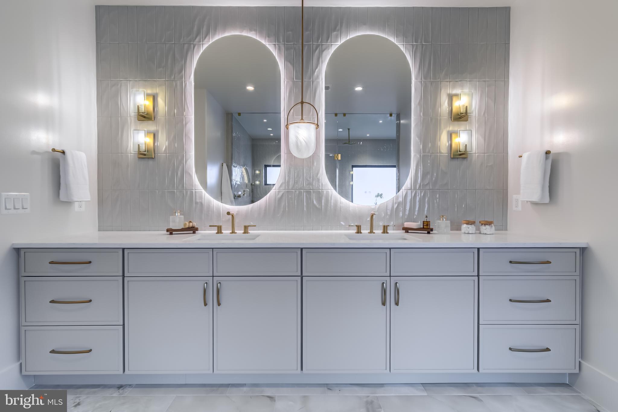 VIENNA WOODS - Residential