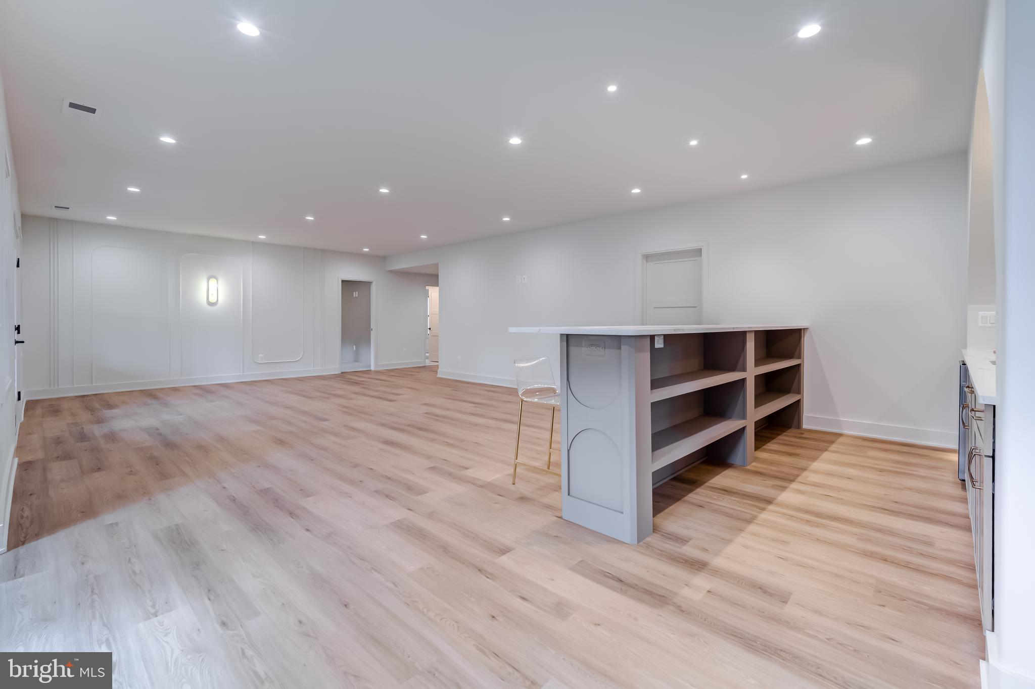 VIENNA WOODS - Residential