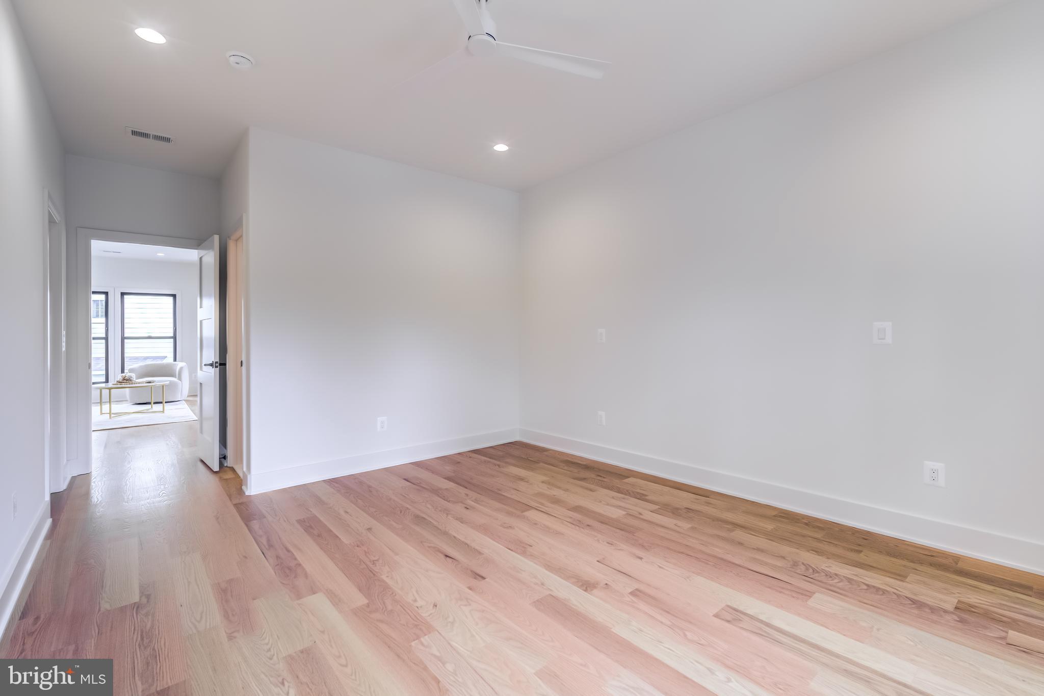 VIENNA WOODS - Residential