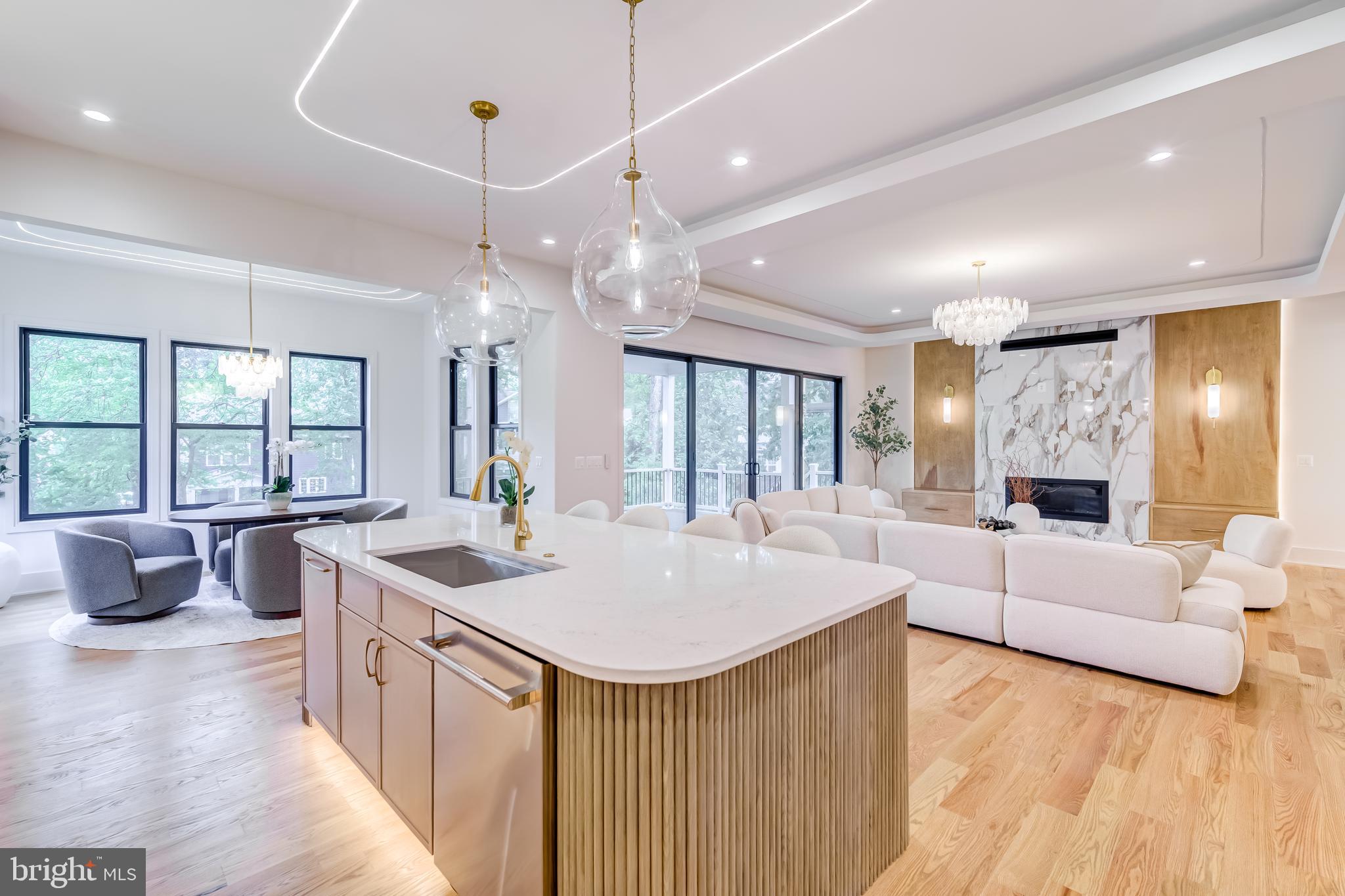 VIENNA WOODS - Residential