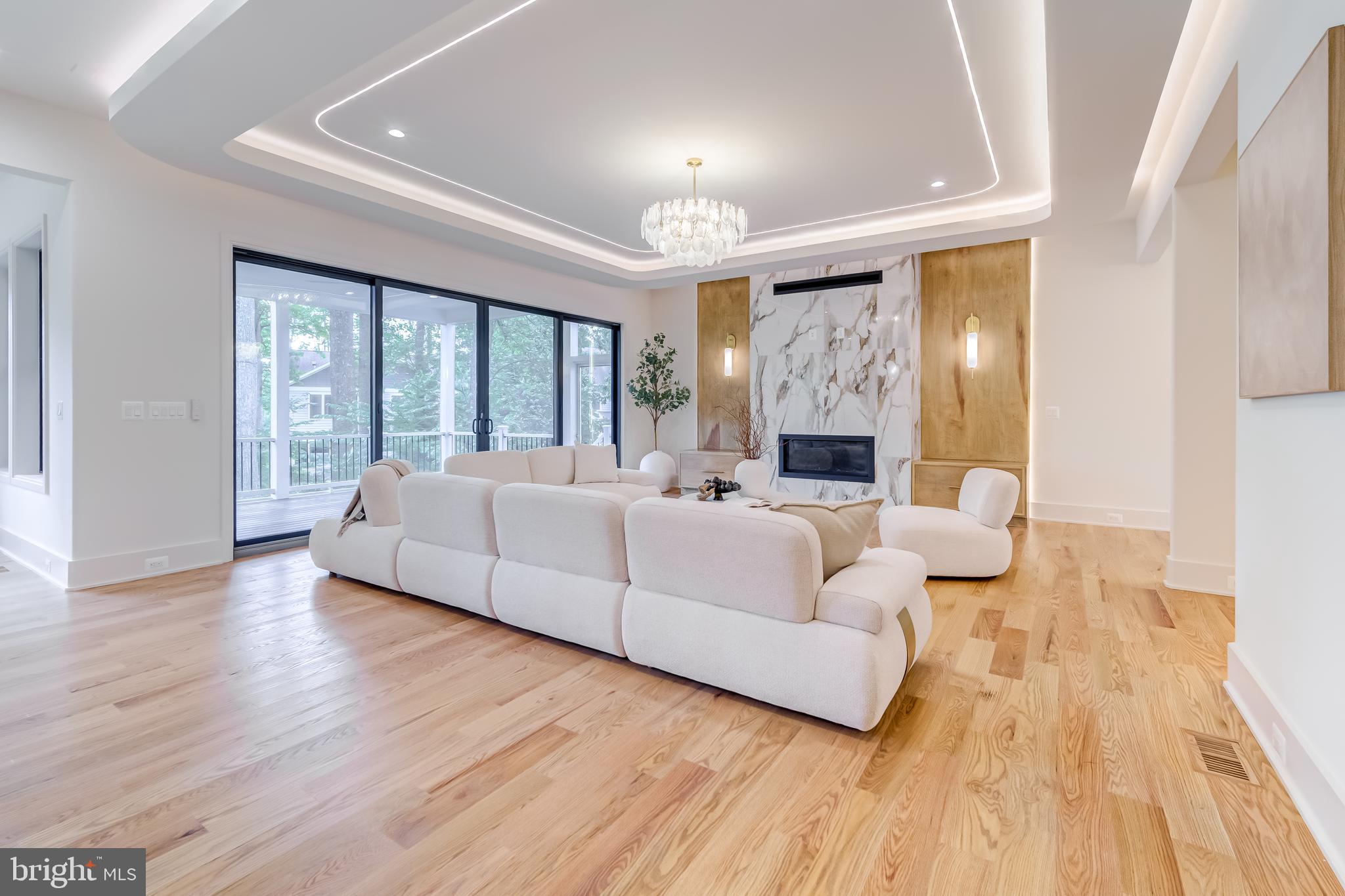 VIENNA WOODS - Residential