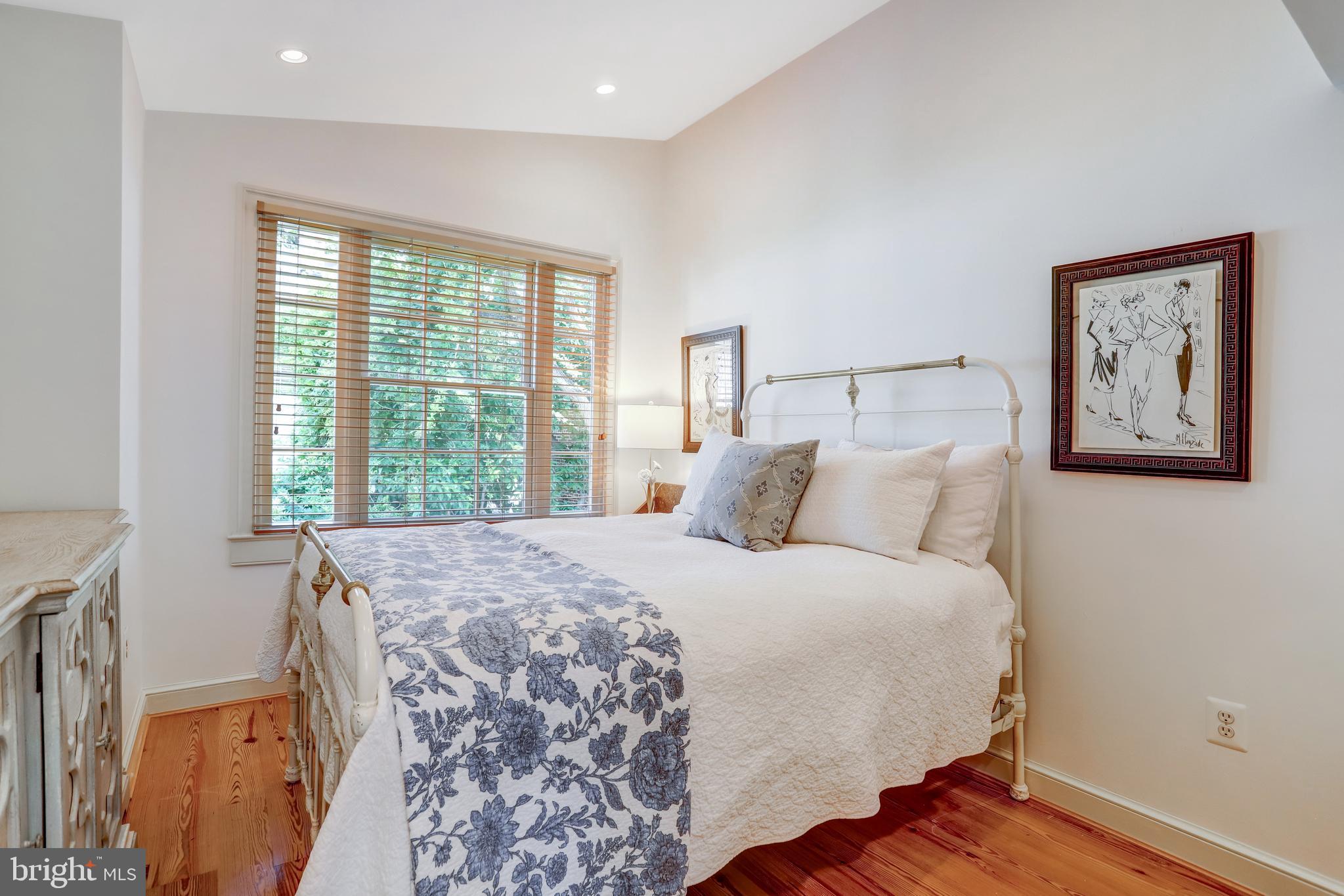 OLD TOWN ALEXANDRIA - Residential