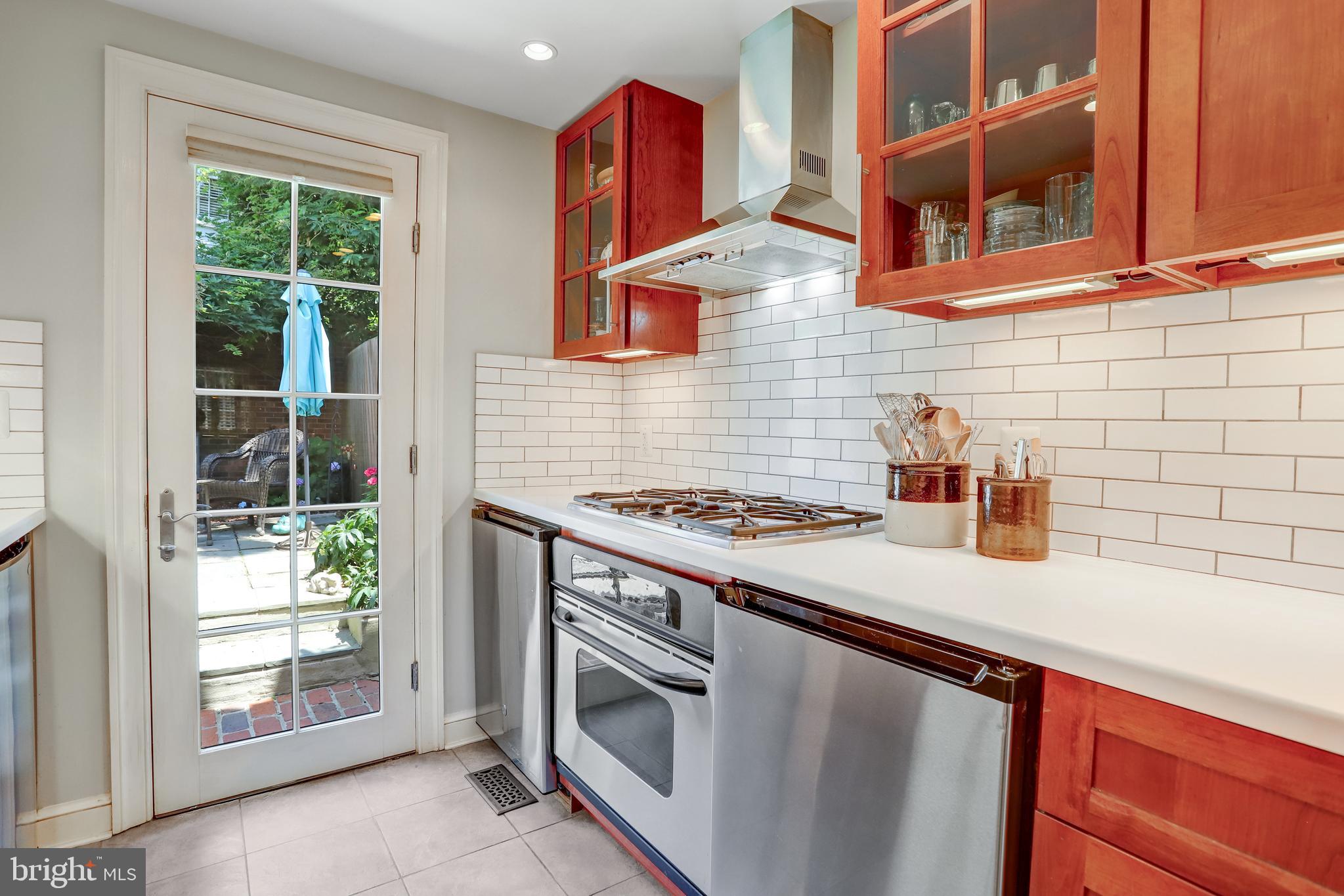 OLD TOWN ALEXANDRIA - Residential