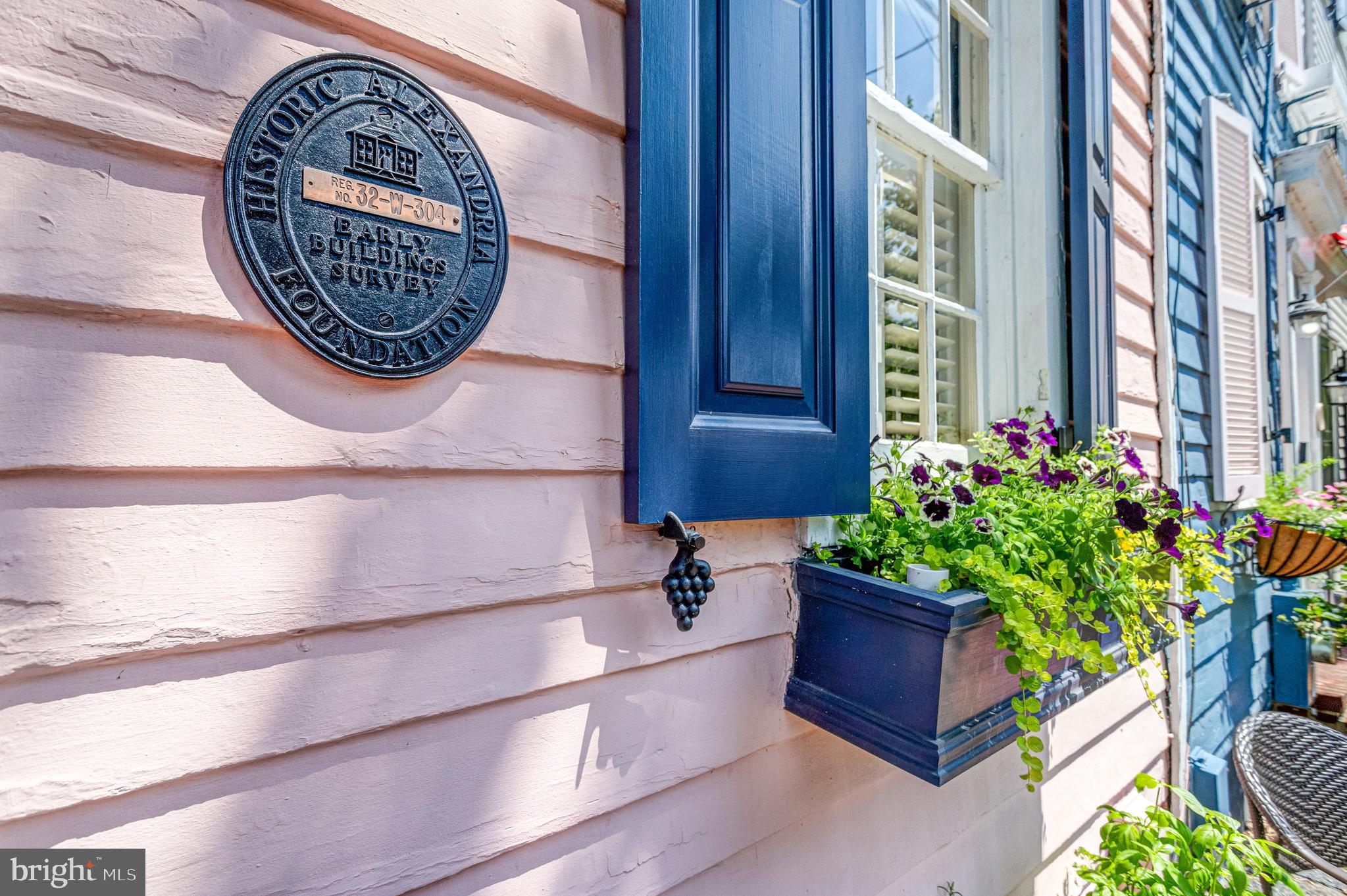 OLD TOWN ALEXANDRIA - Residential