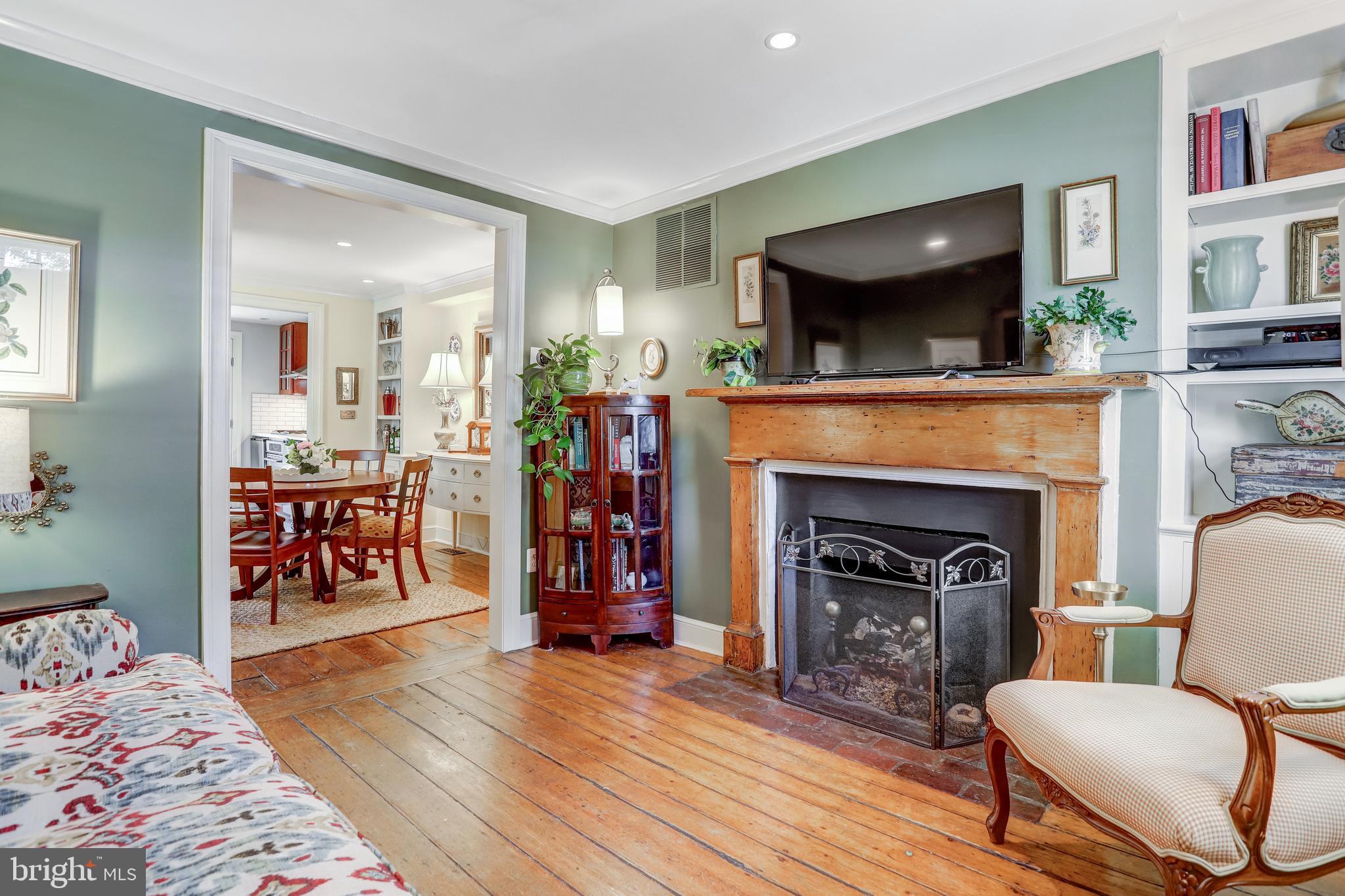 OLD TOWN ALEXANDRIA - Residential