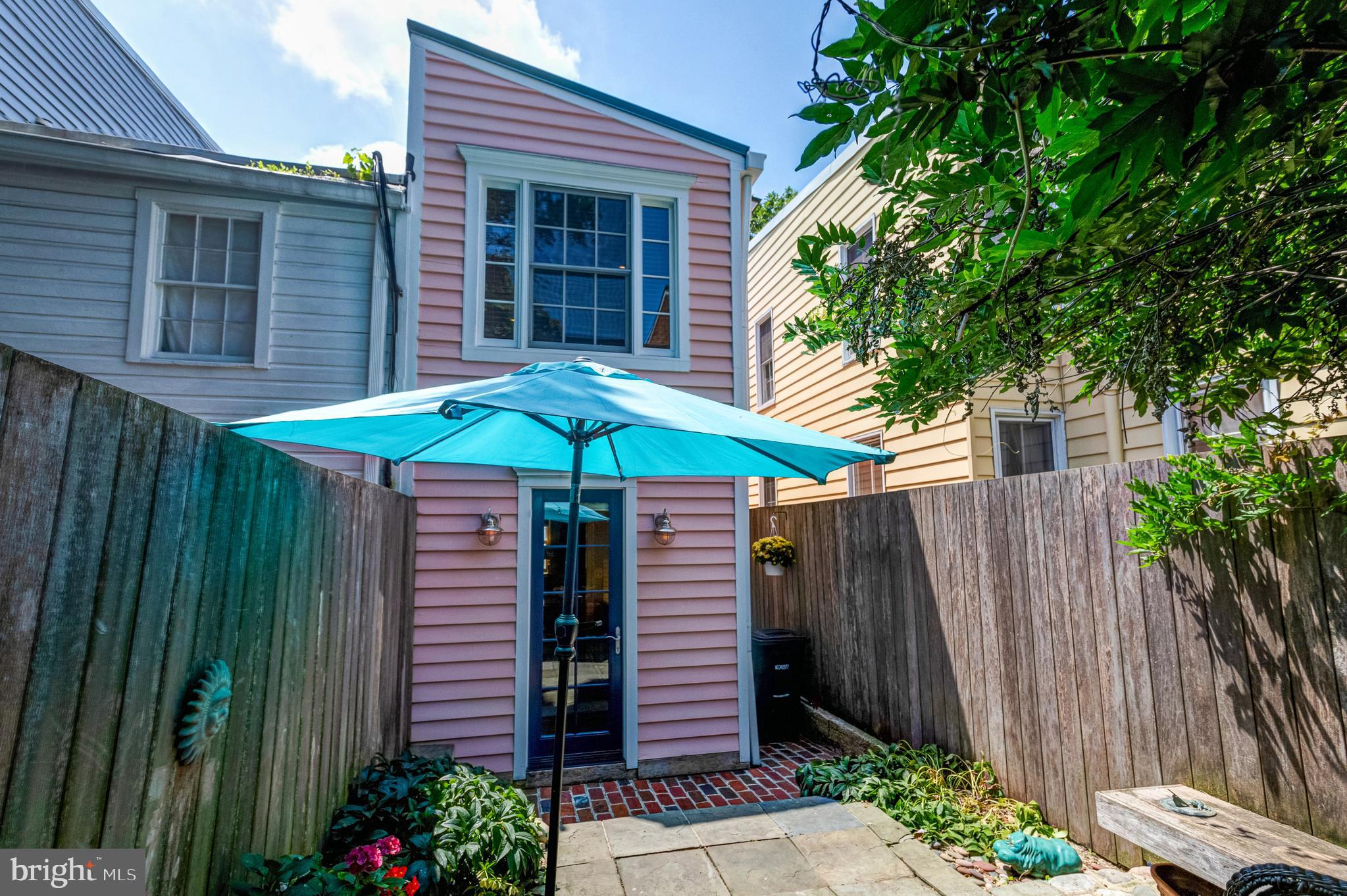 OLD TOWN ALEXANDRIA - Residential