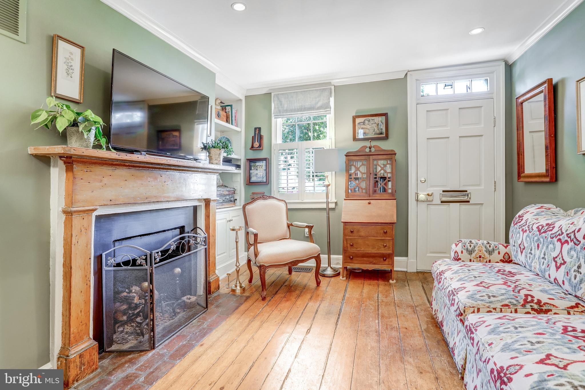 OLD TOWN ALEXANDRIA - Residential