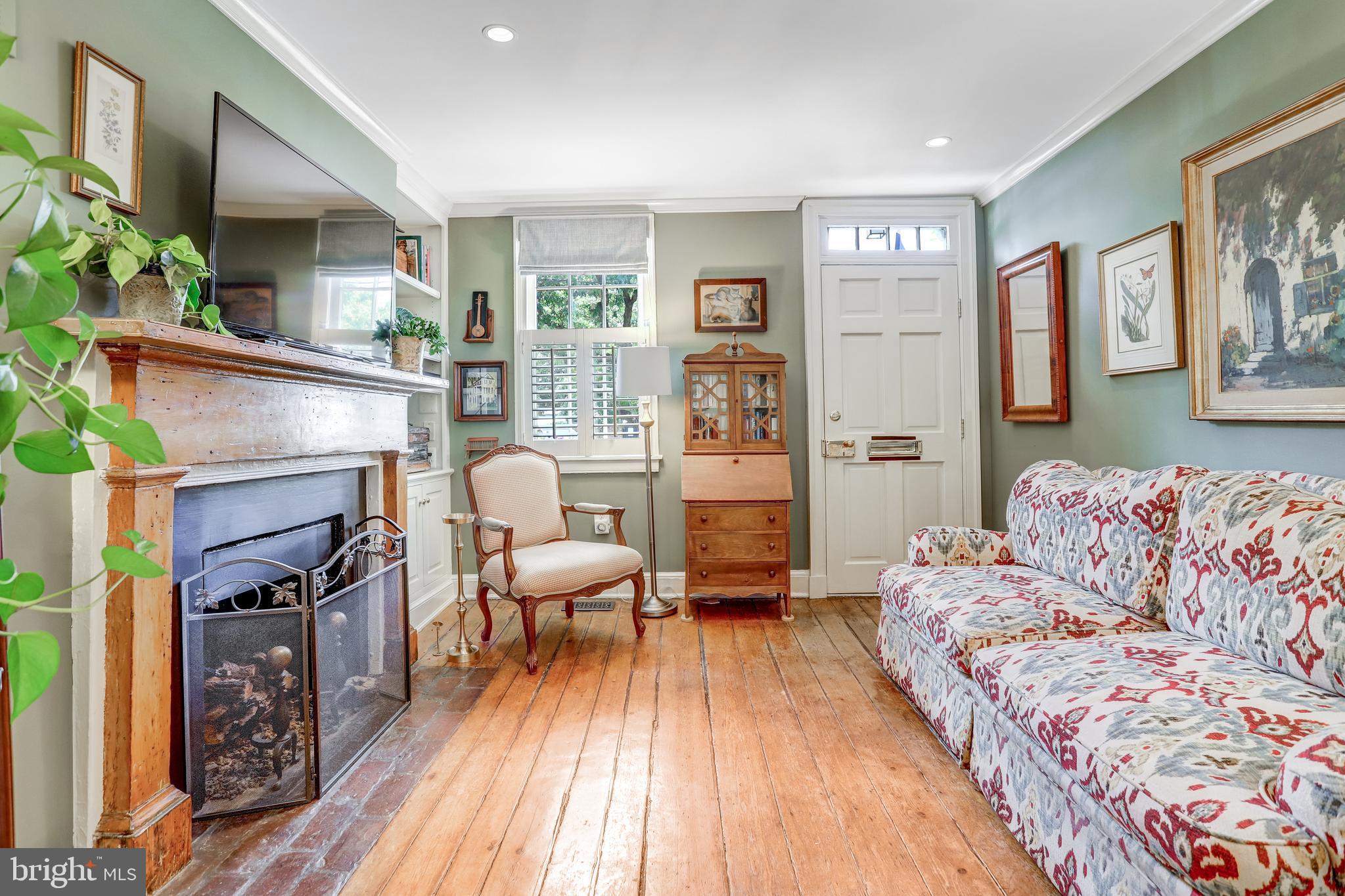 OLD TOWN ALEXANDRIA - Residential