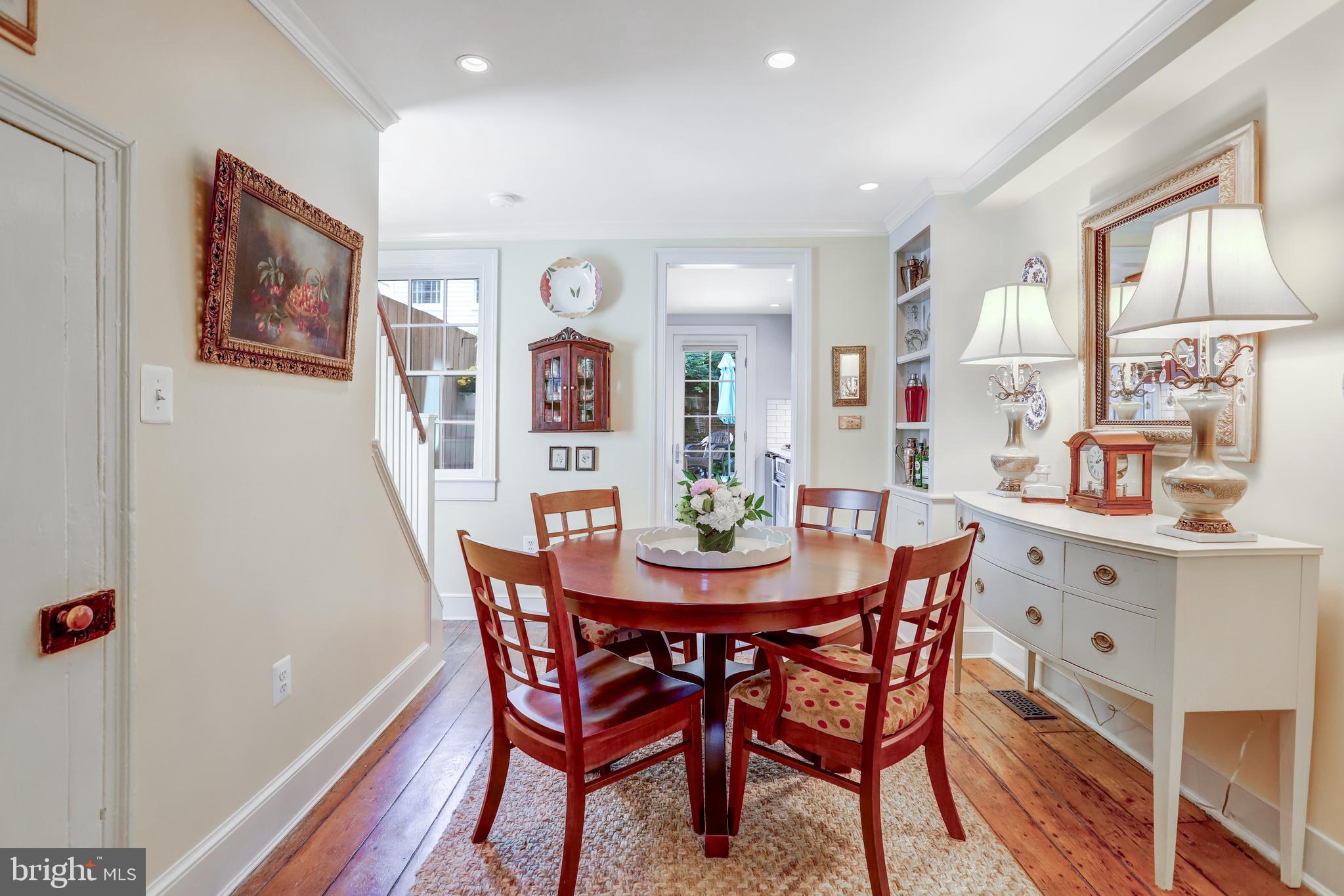 OLD TOWN ALEXANDRIA - Residential