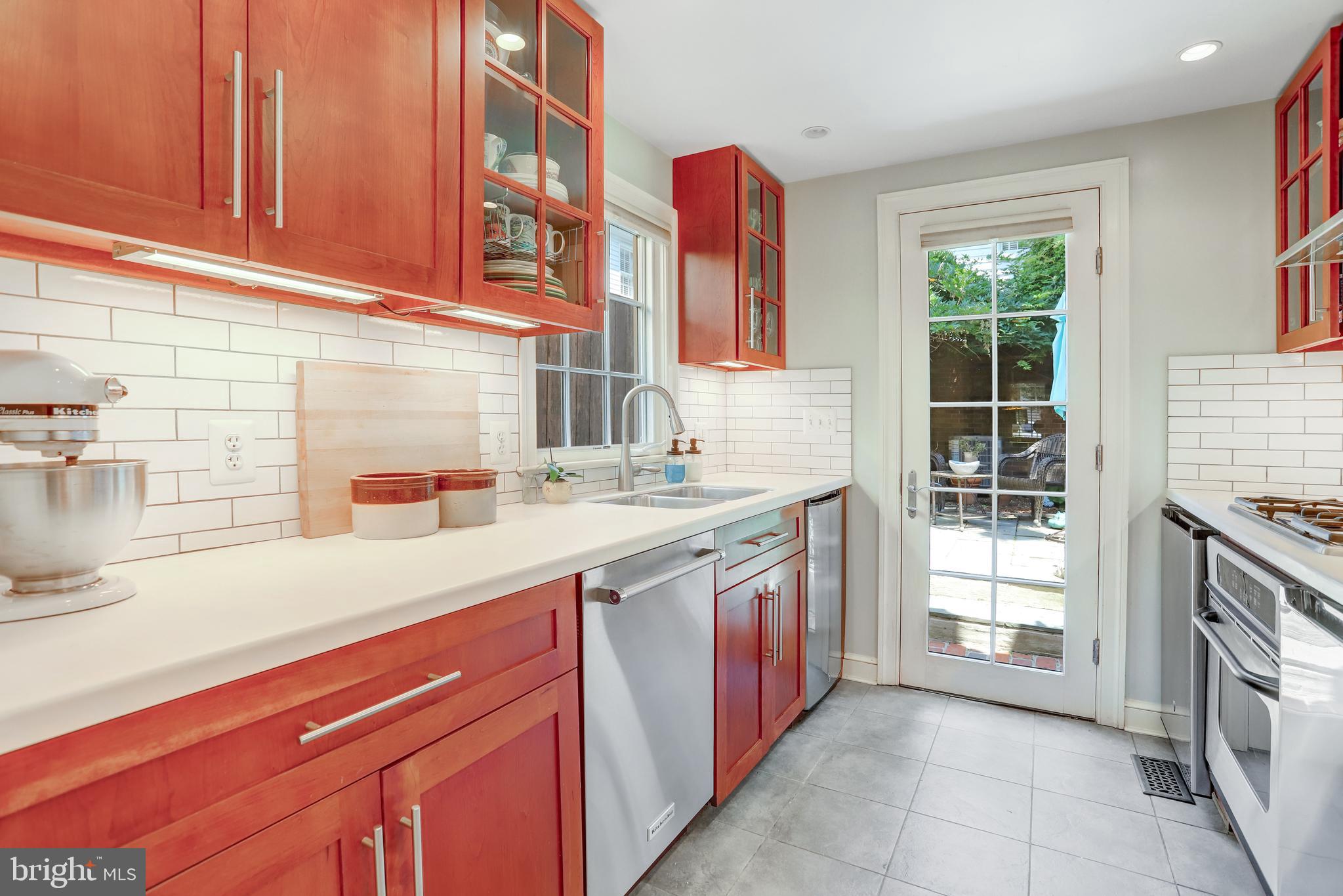 OLD TOWN ALEXANDRIA - Residential