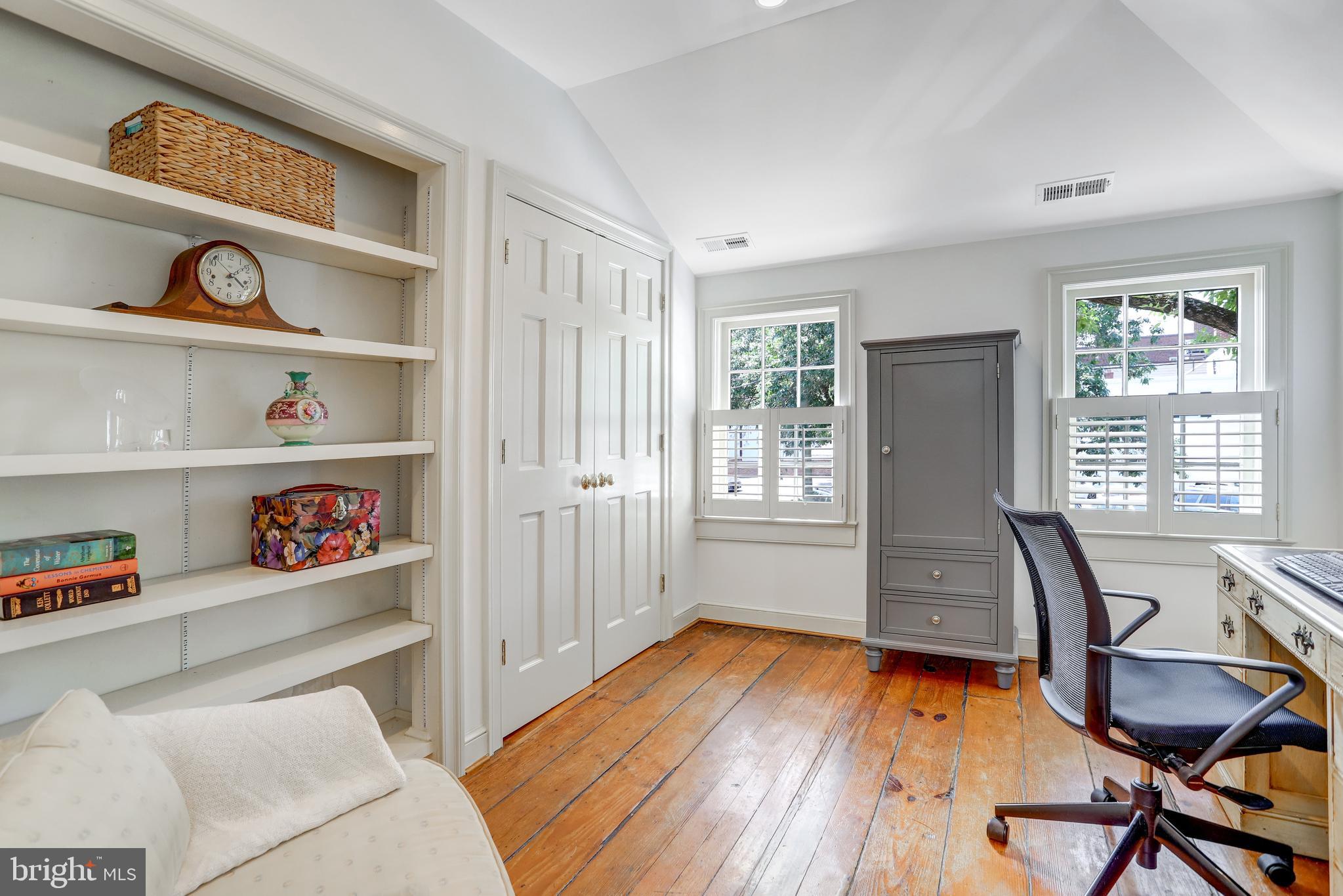 OLD TOWN ALEXANDRIA - Residential