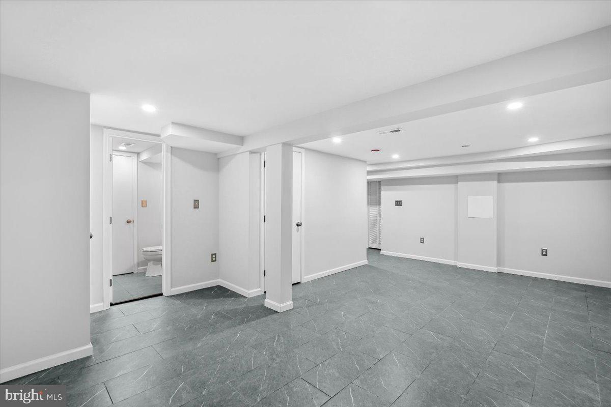 INDIAN SPRING PARK - Residential Lease