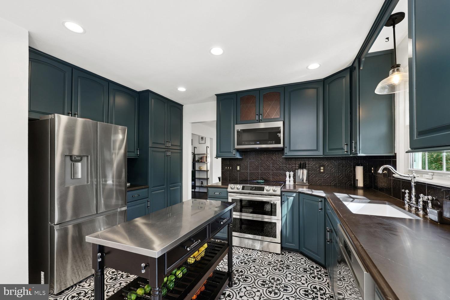 COUNTRYSIDE - Residential