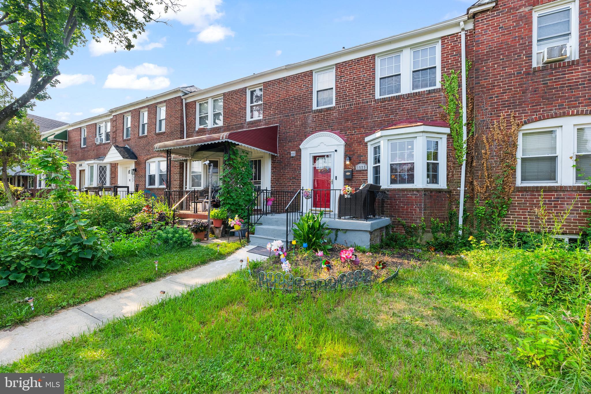 1523 LOCHWOOD ROAD
