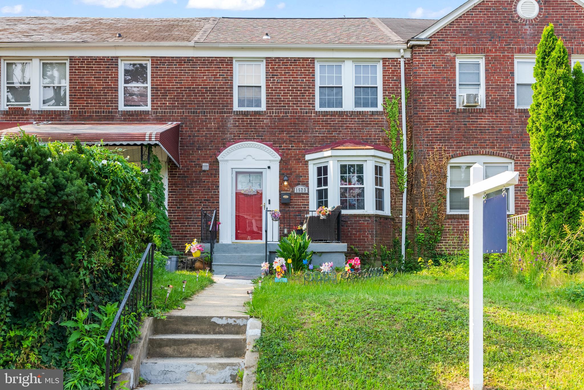 1523 LOCHWOOD ROAD