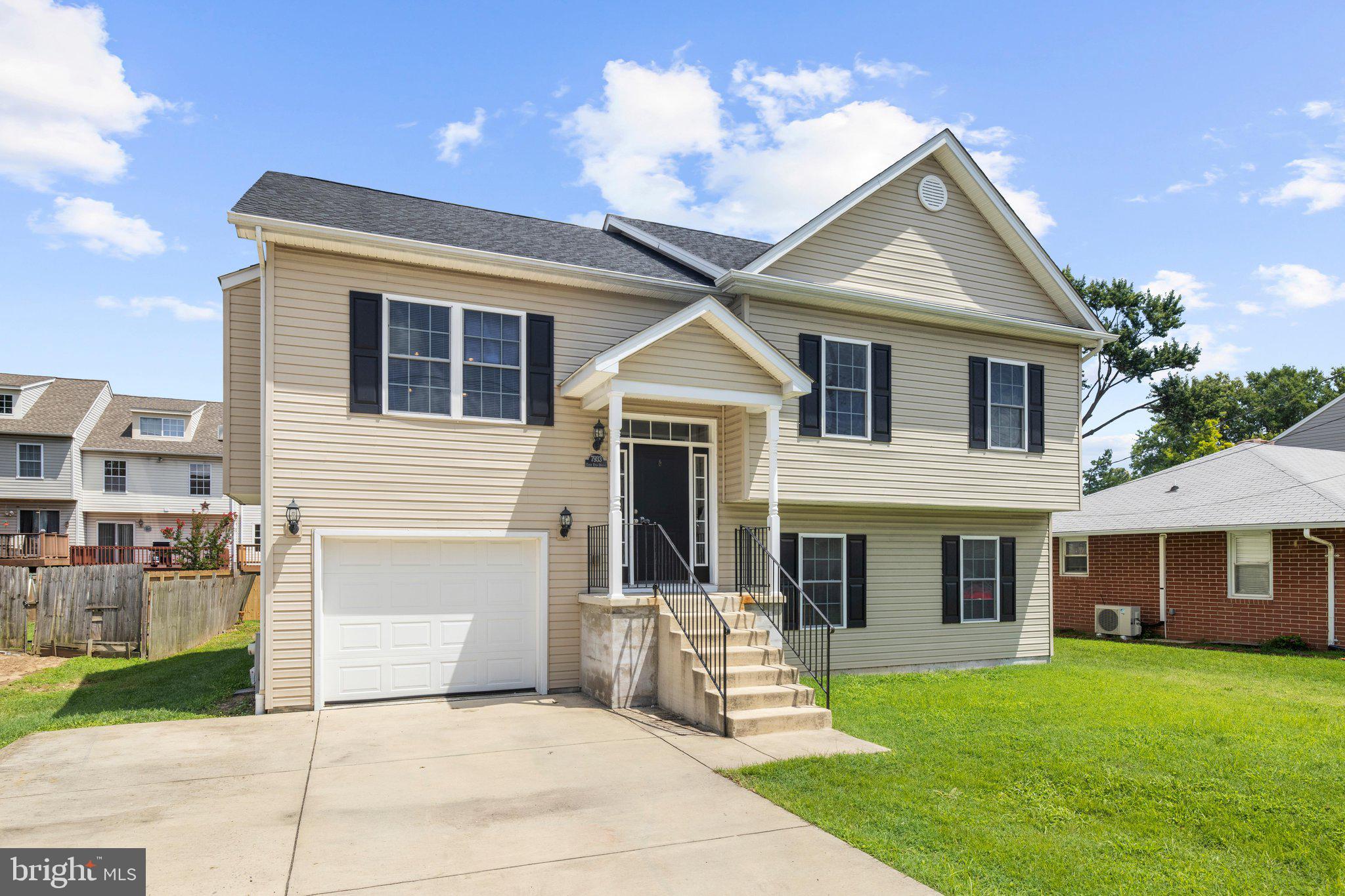 7933 EAST END