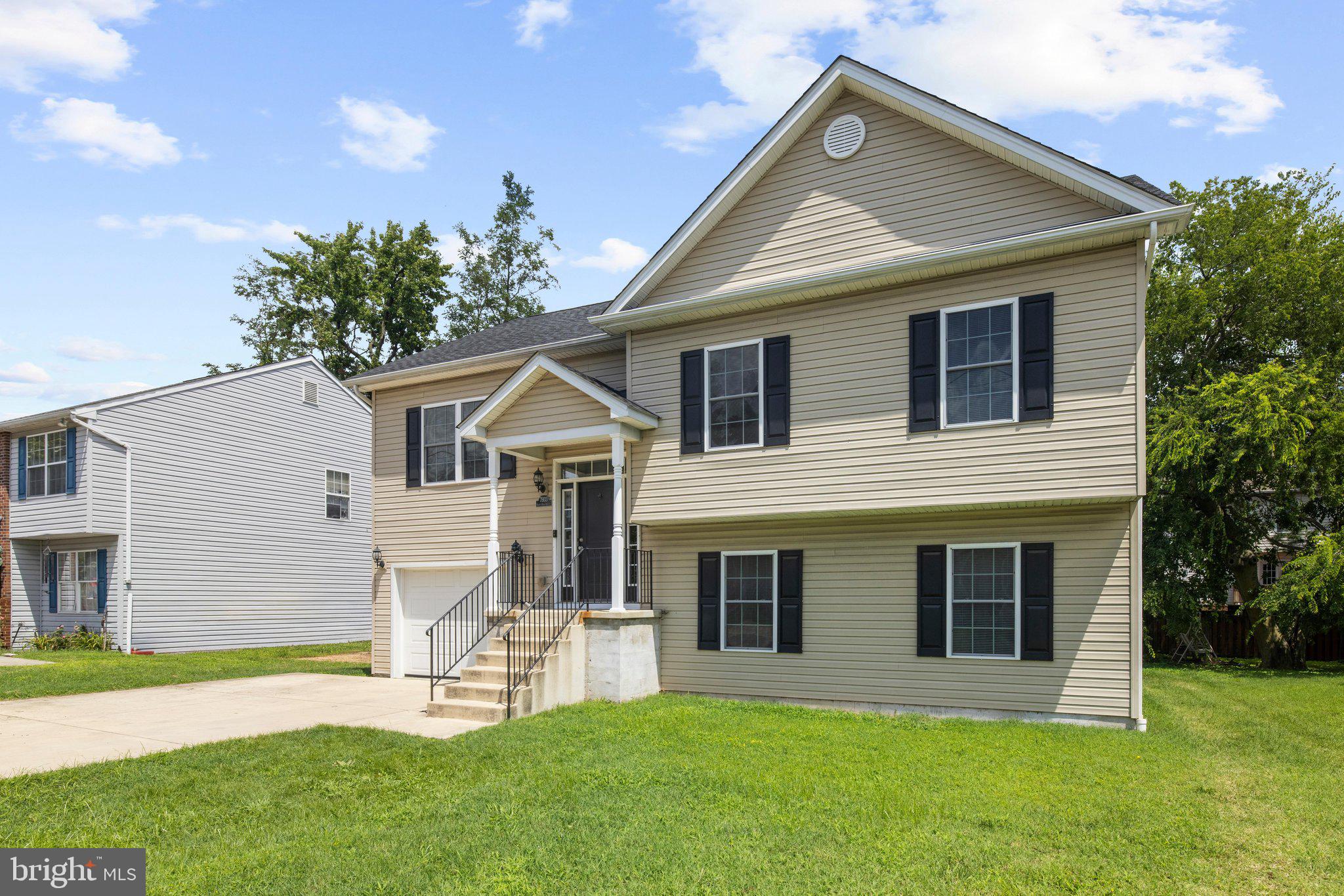 7933 EAST END