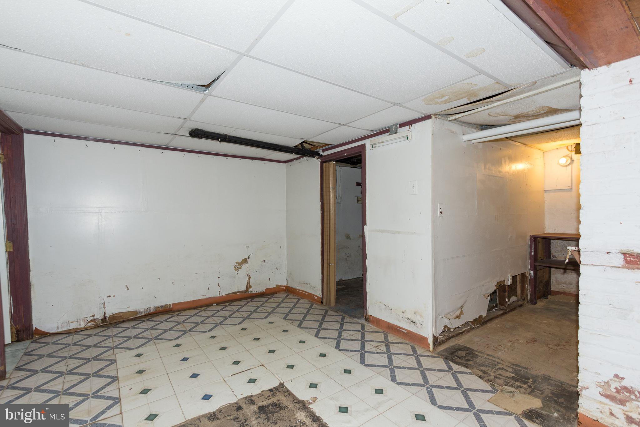 LAURAVILLE HISTORIC DISTRICT - Residential