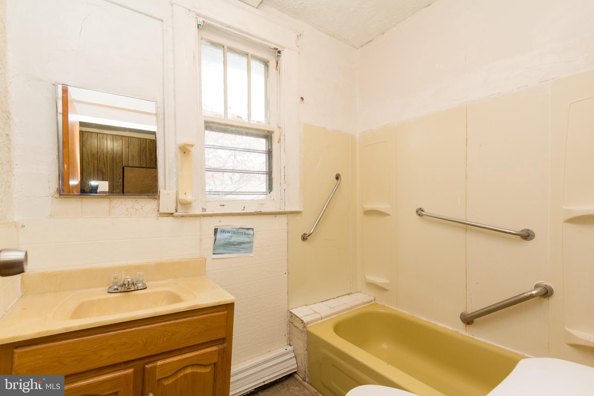 LAURAVILLE HISTORIC DISTRICT - Residential