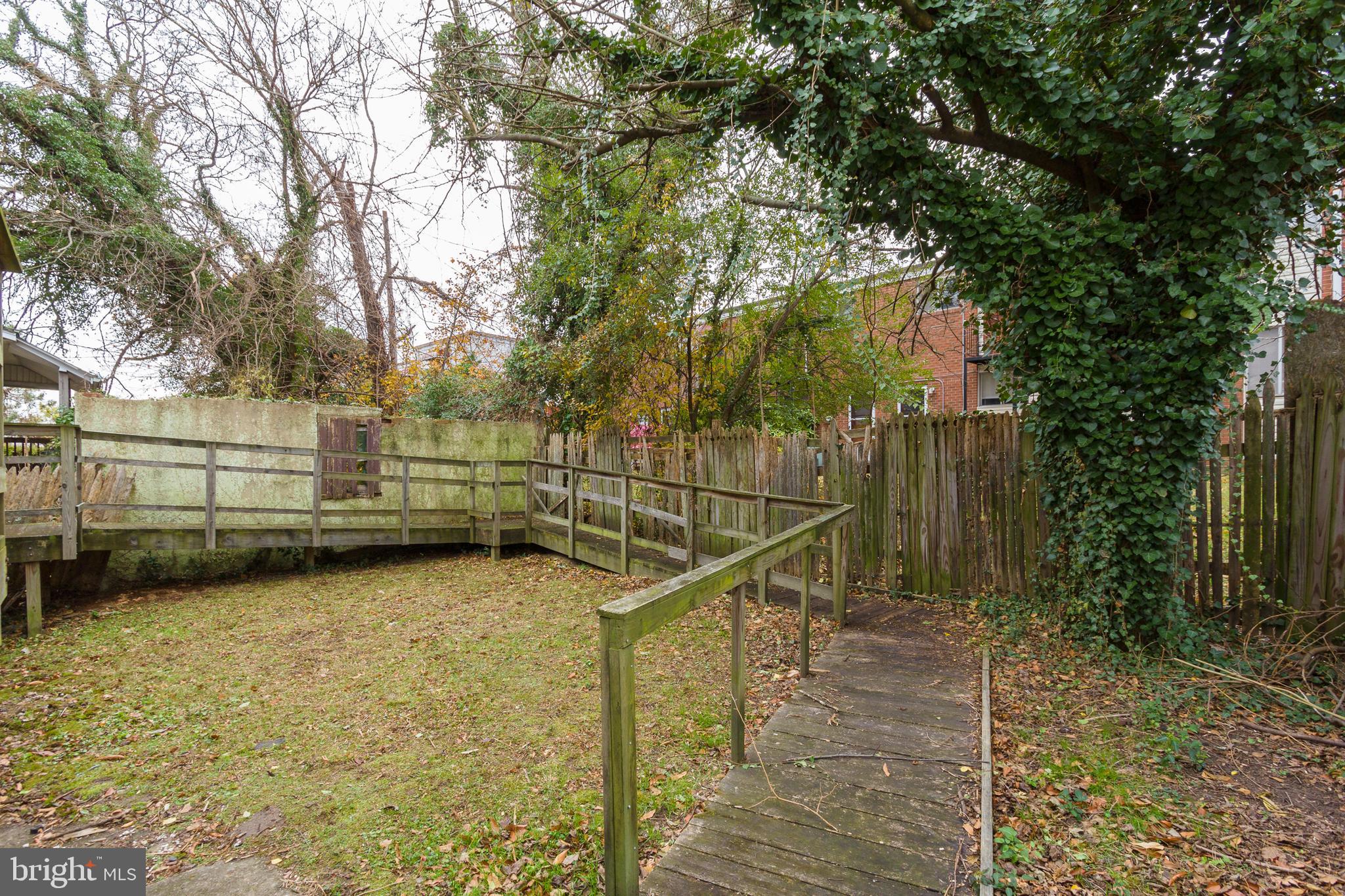 LAURAVILLE HISTORIC DISTRICT - Residential