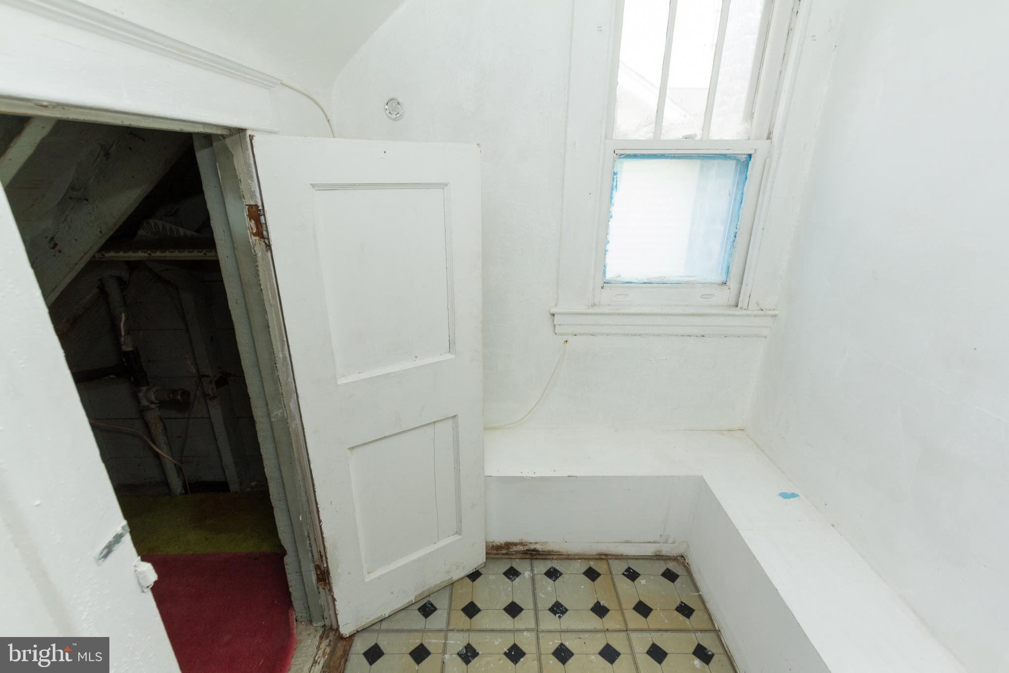 LAURAVILLE HISTORIC DISTRICT - Residential