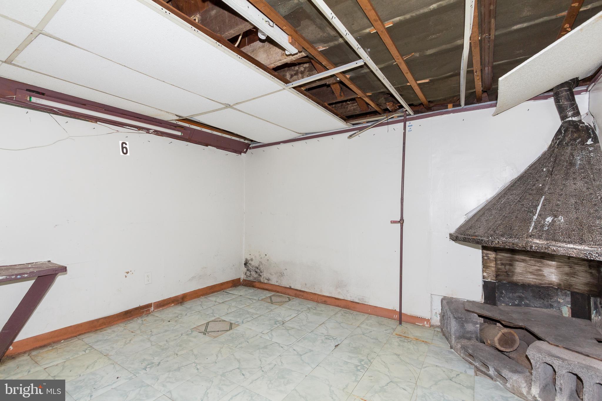 LAURAVILLE HISTORIC DISTRICT - Residential