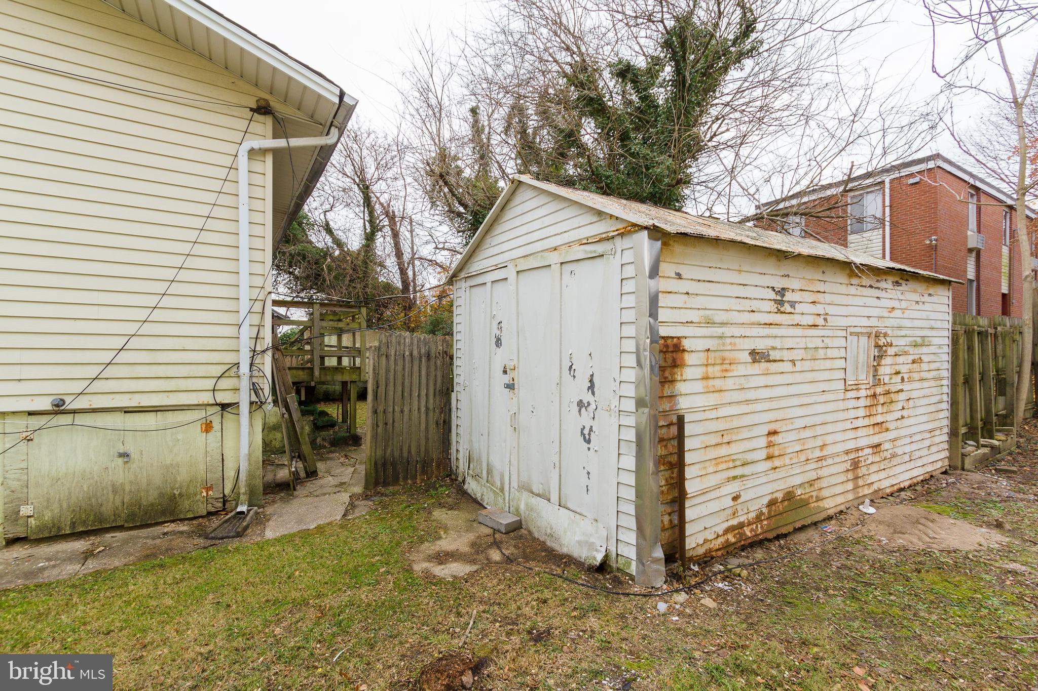 LAURAVILLE HISTORIC DISTRICT - Residential