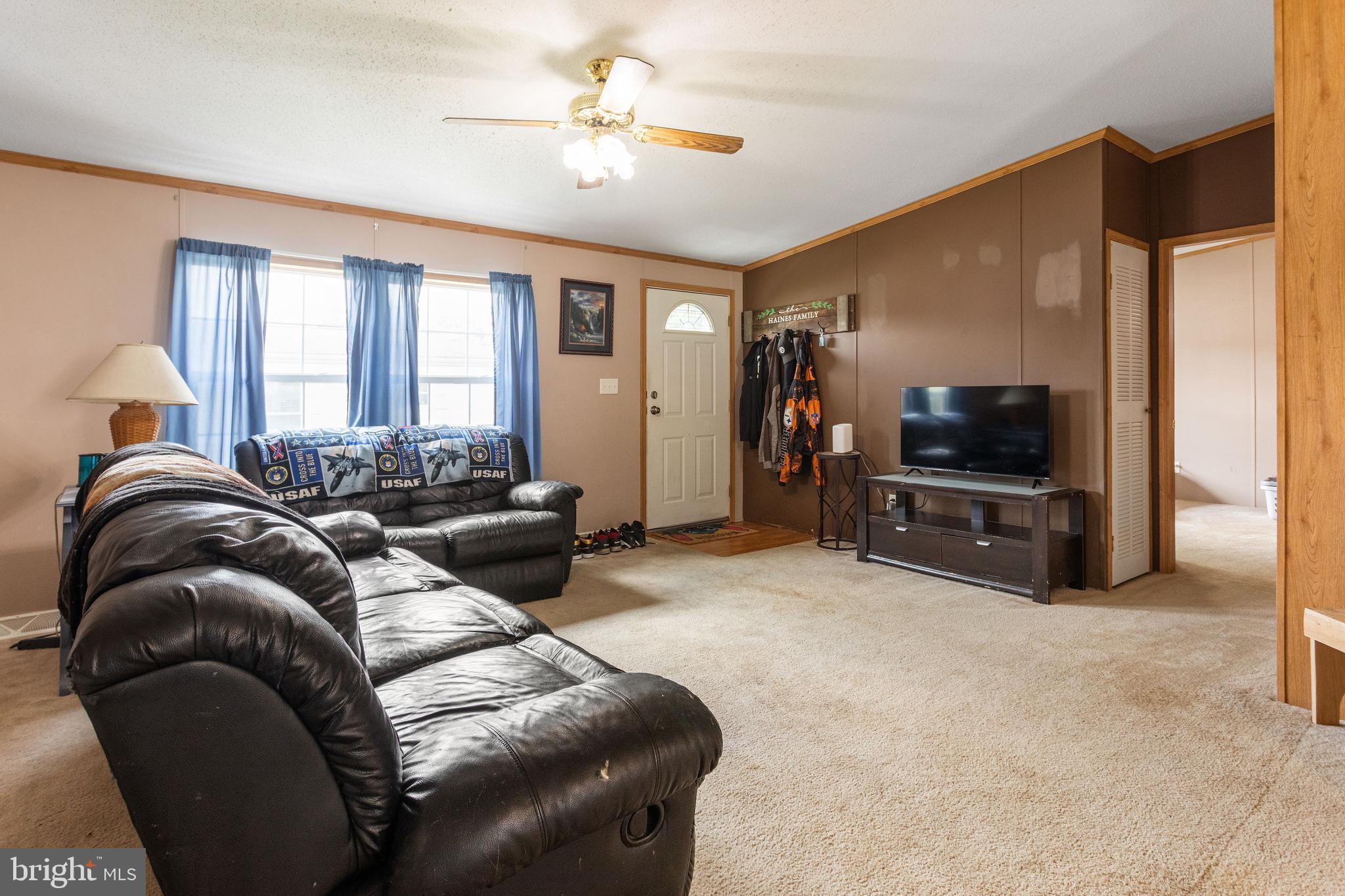 EAGLE VIEW MOBILE HOME PK - Residential