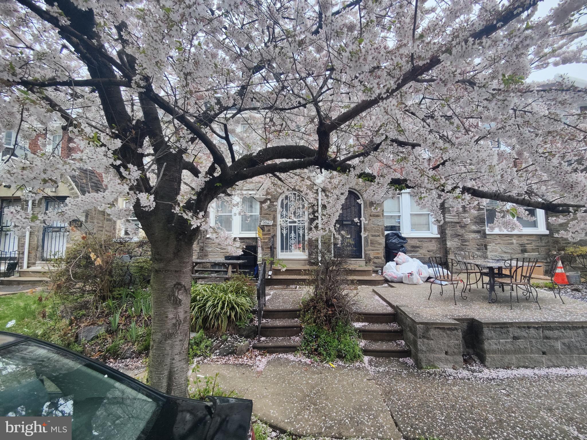 WEST OAK LANE - Residential