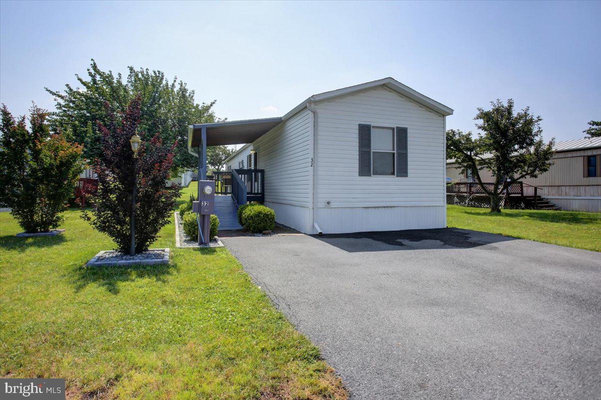 15673 YOUNG ROAD 32