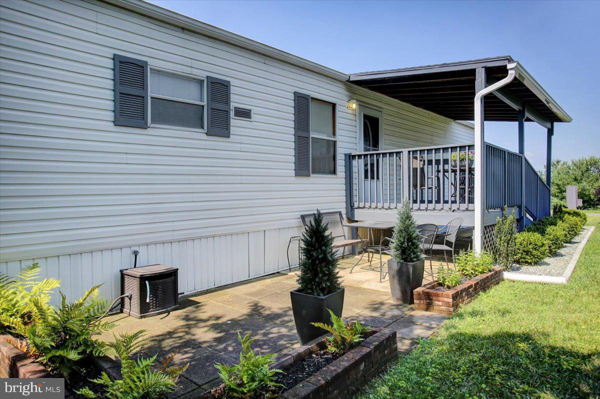 15673 YOUNG ROAD 32