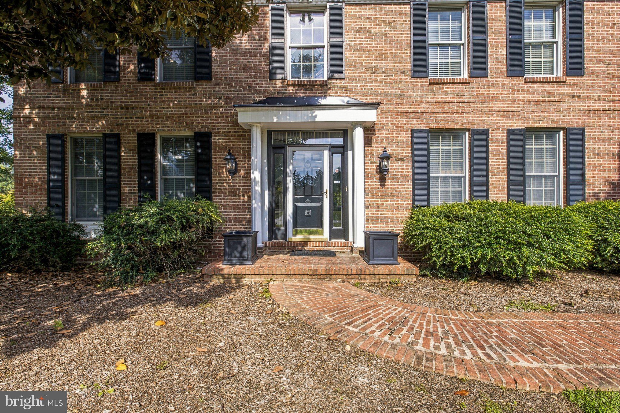 27 STEEPLE CHASE LANE